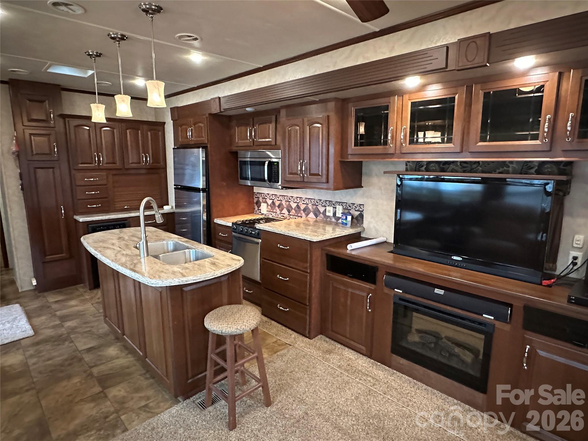 112 Sparrow Lane — New London