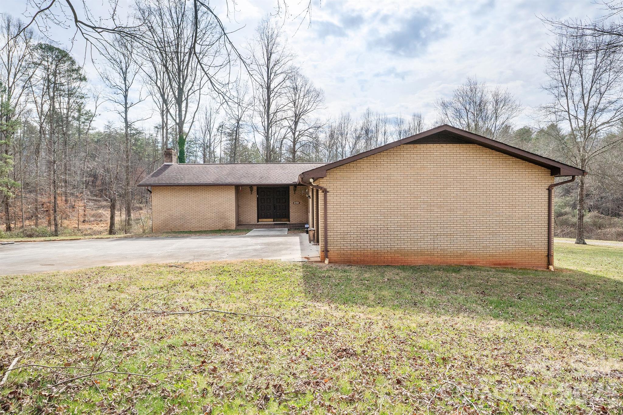 2153 S Fork Drive — Morganton