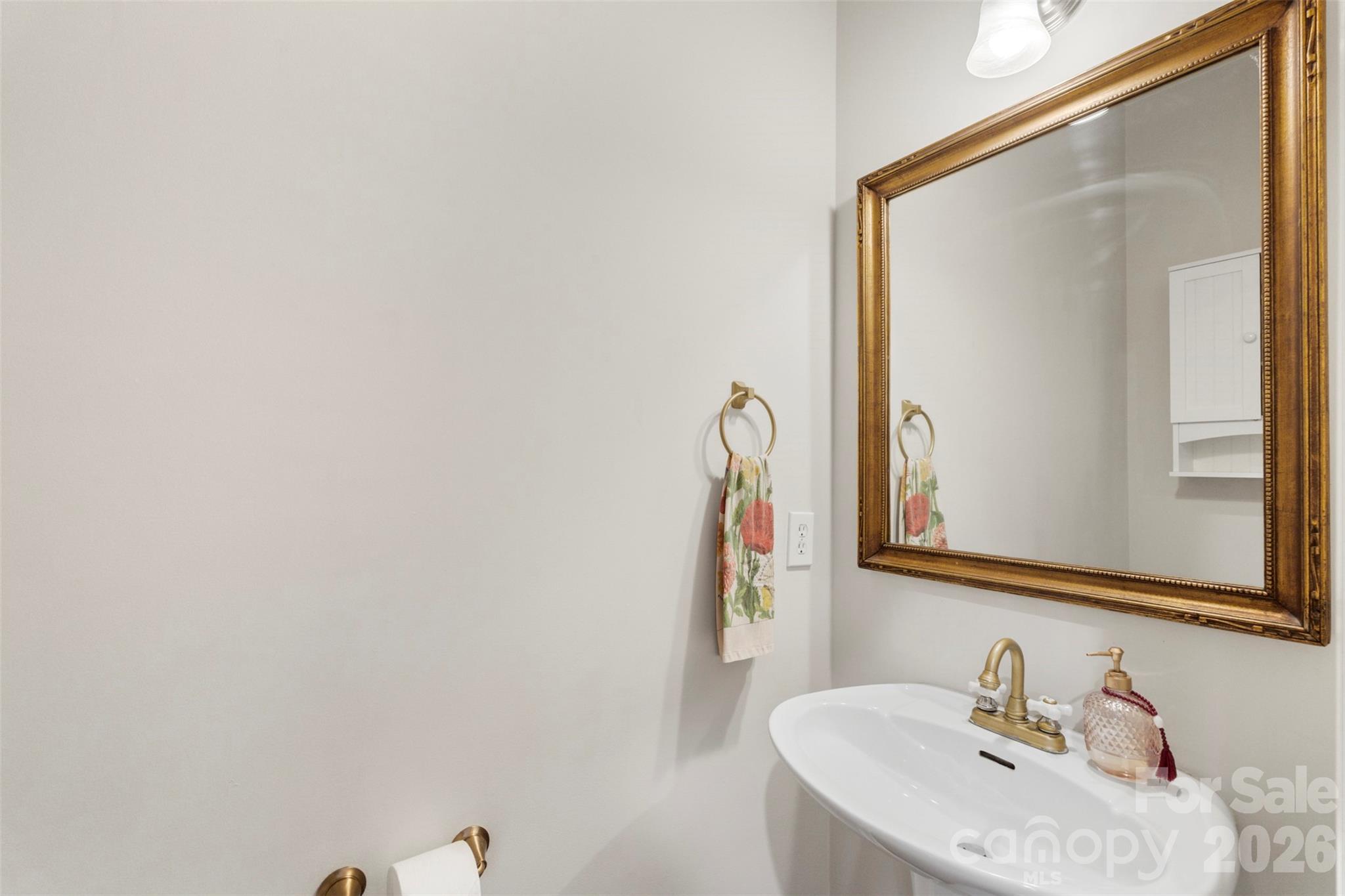 5637 Nolen Avenue NW — Concord