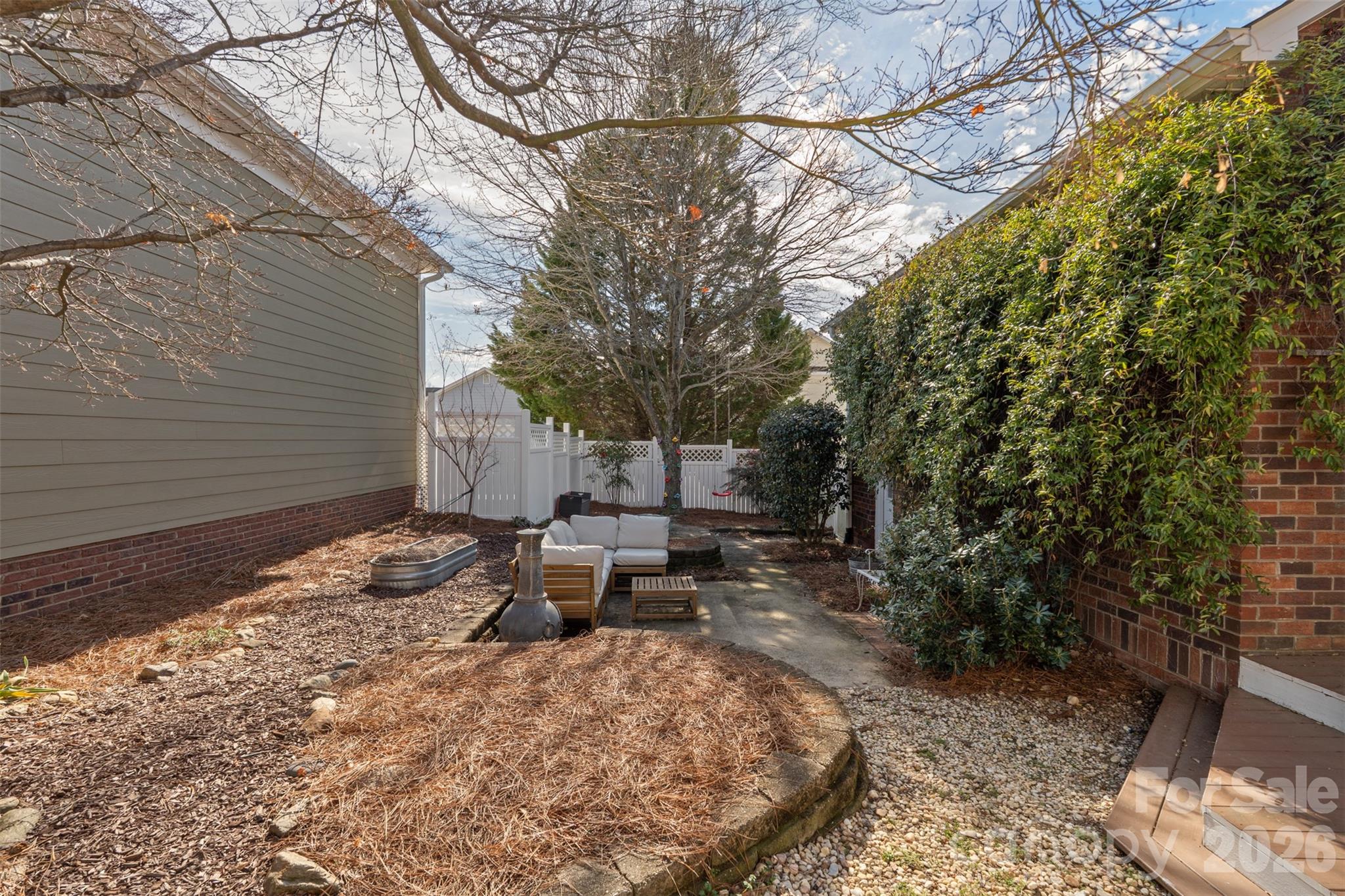 5637 Nolen Avenue NW — Concord