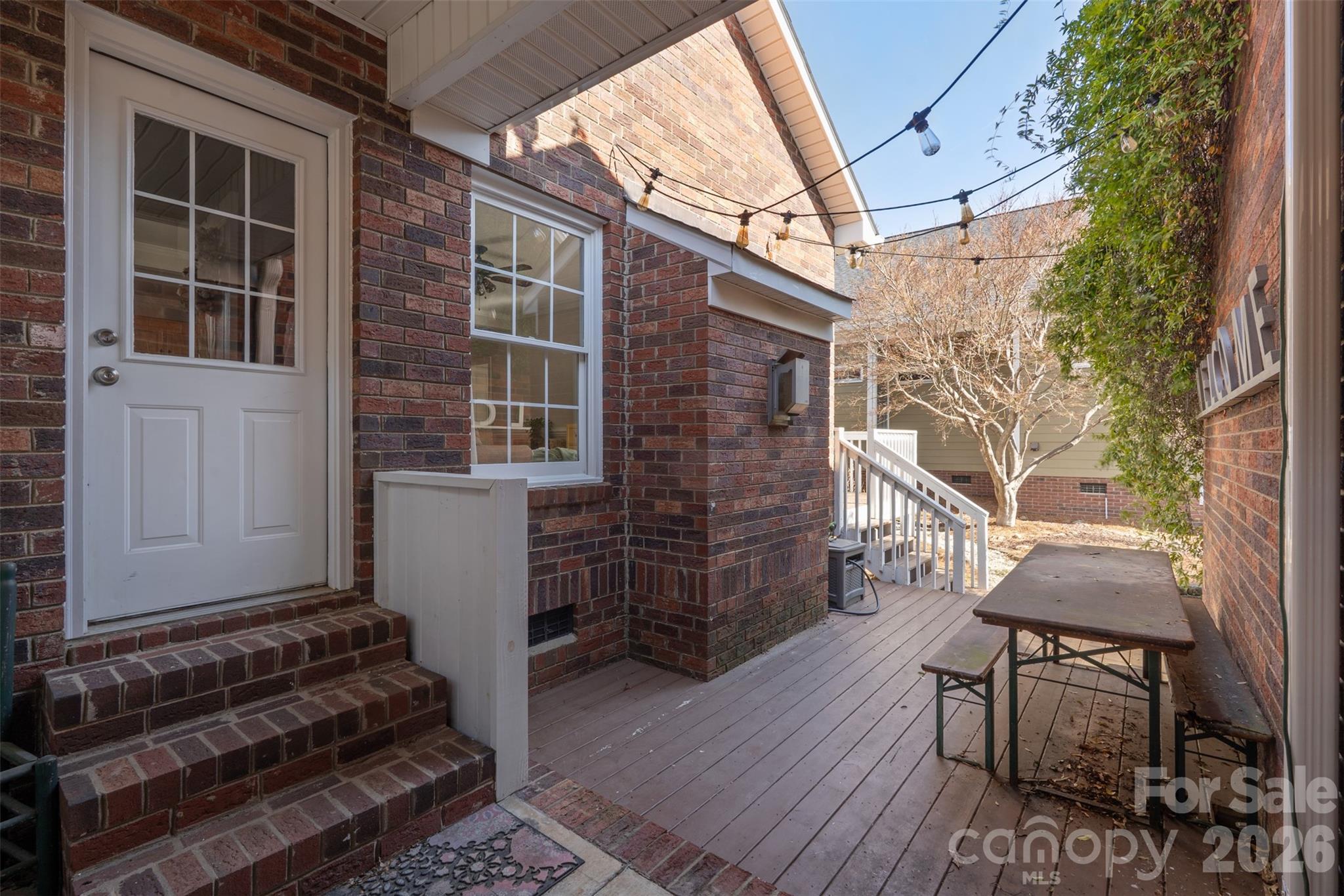 5637 Nolen Avenue NW — Concord