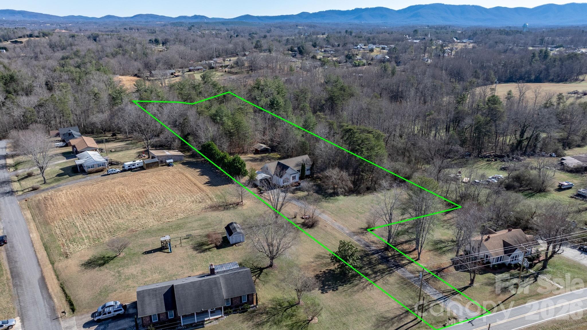 2533 Lail Road — Morganton