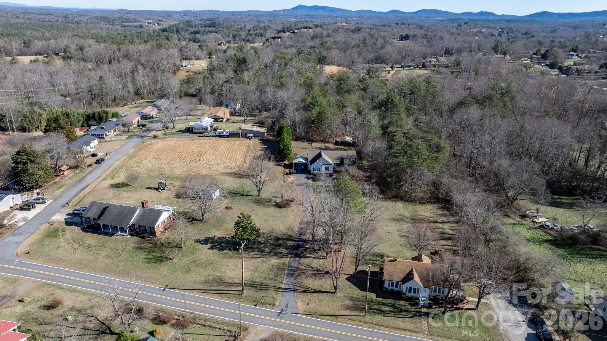 2533 Lail Road — Morganton