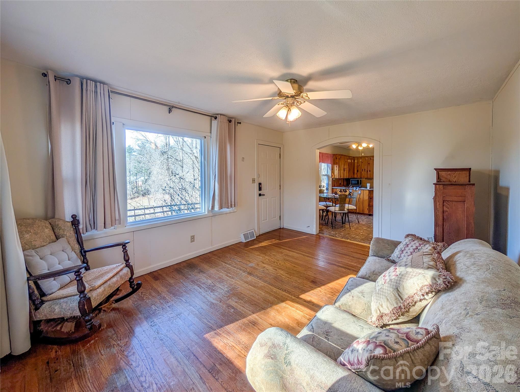 97 Tom Sparks Road — Spruce Pine