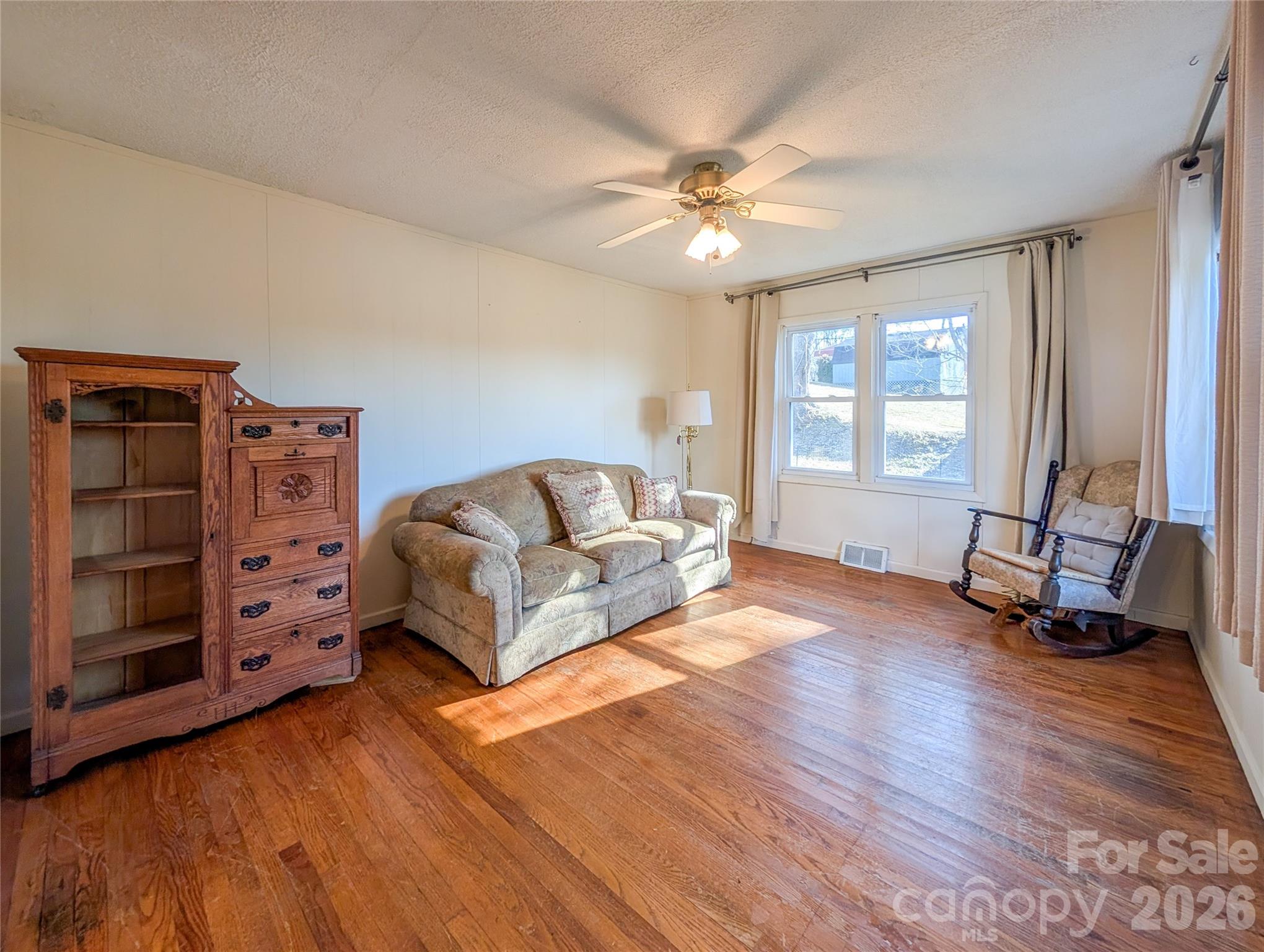 97 Tom Sparks Road — Spruce Pine