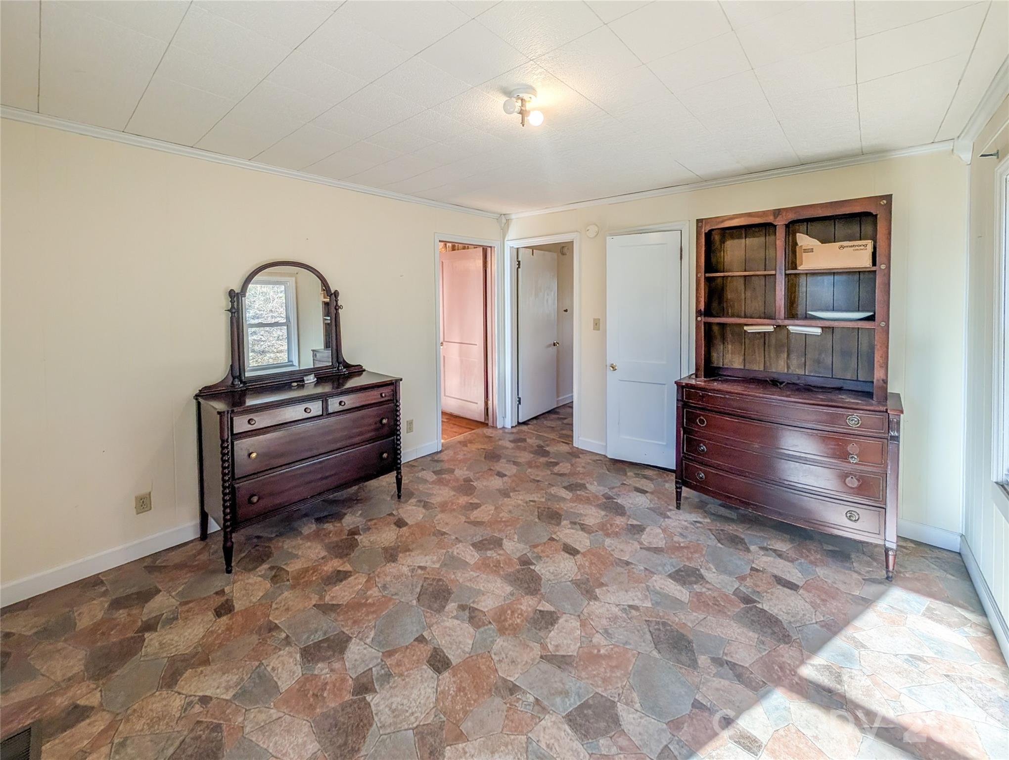 97 Tom Sparks Road — Spruce Pine