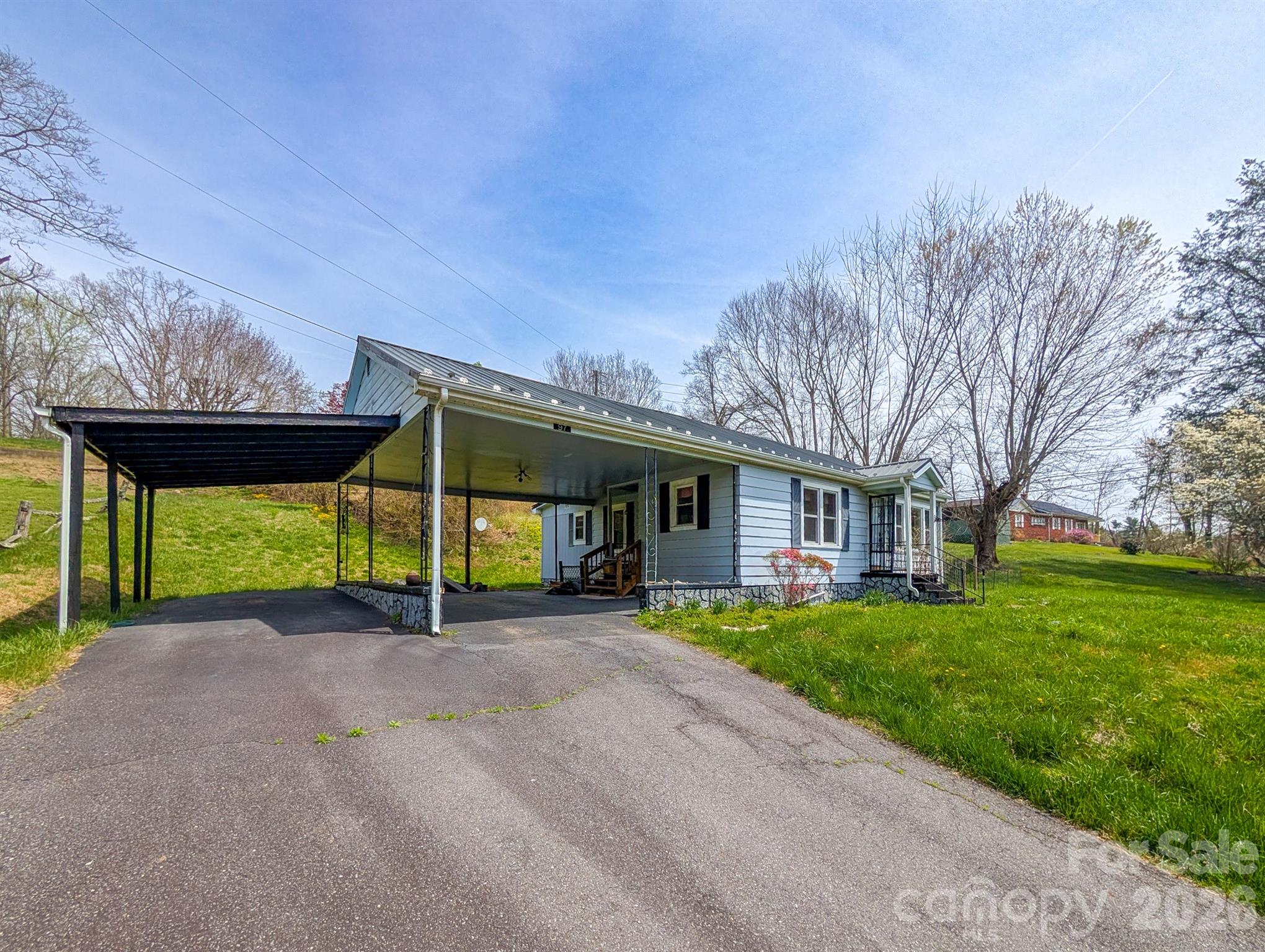 97 Tom Sparks Road — Spruce Pine