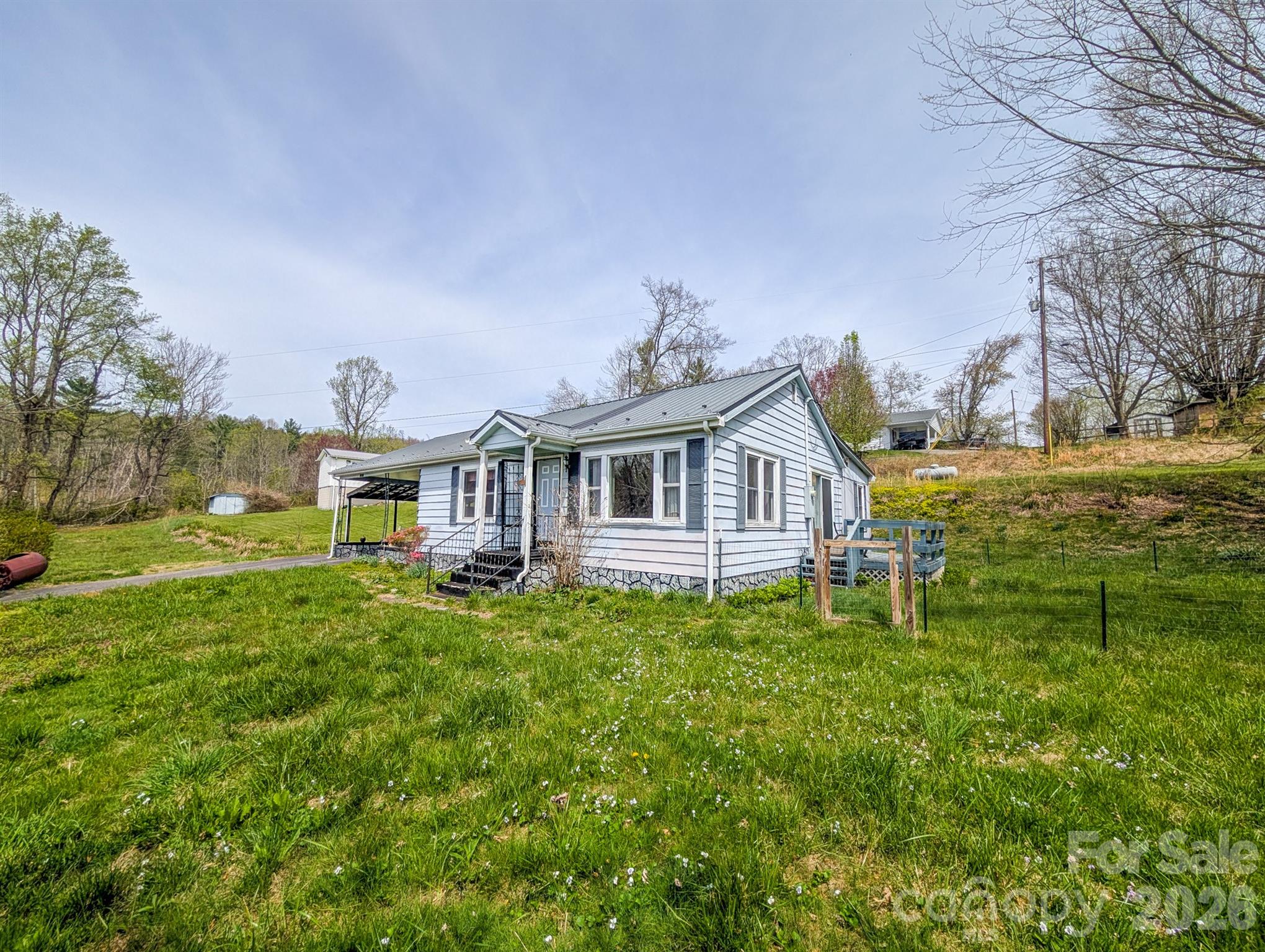 97 Tom Sparks Road — Spruce Pine