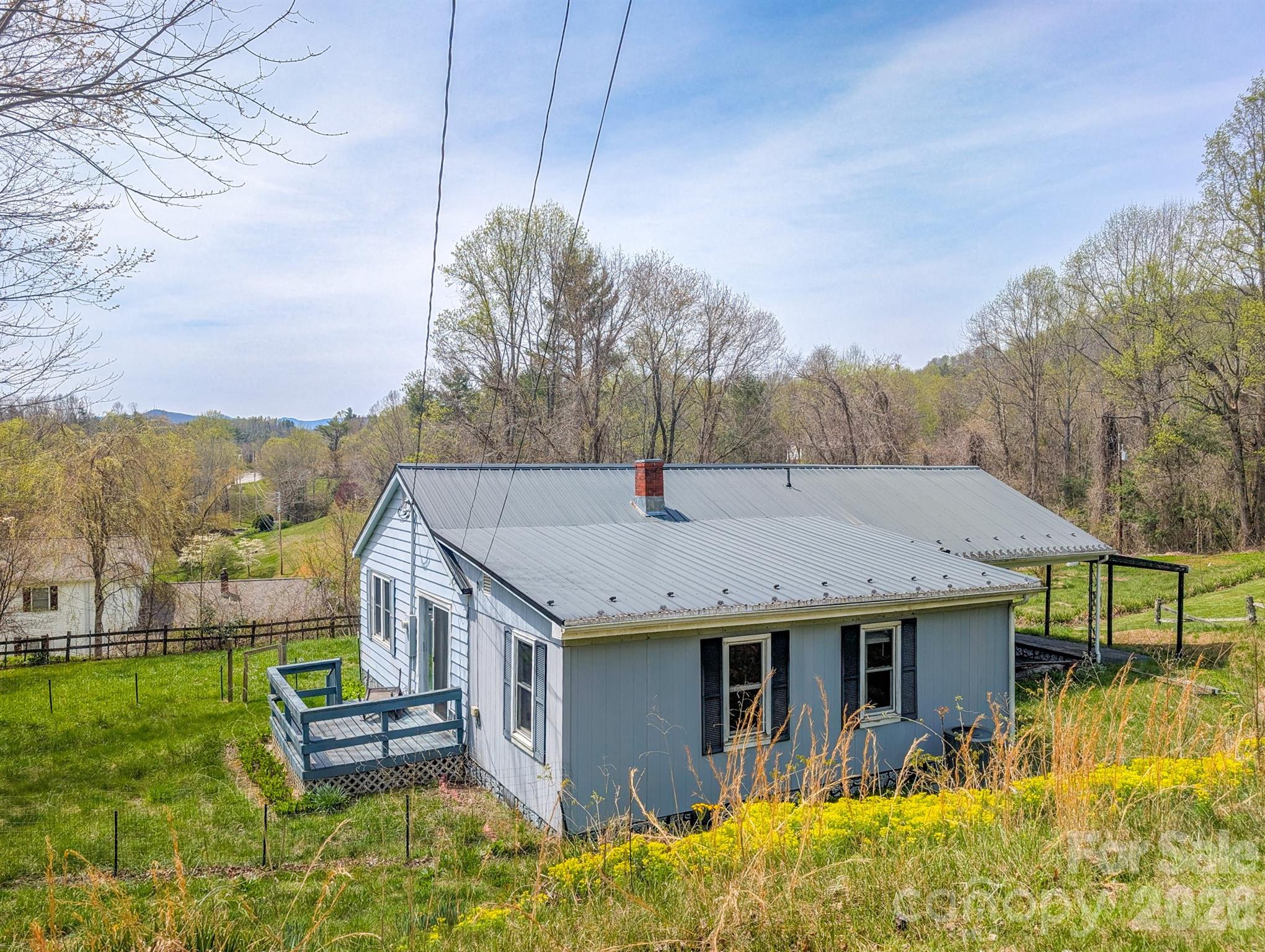 97 Tom Sparks Road — Spruce Pine