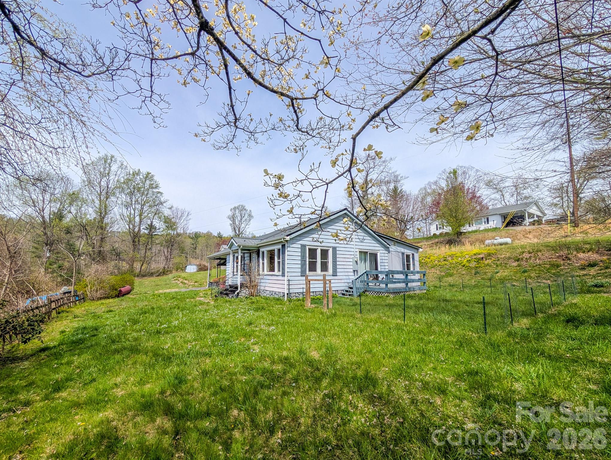 97 Tom Sparks Road — Spruce Pine