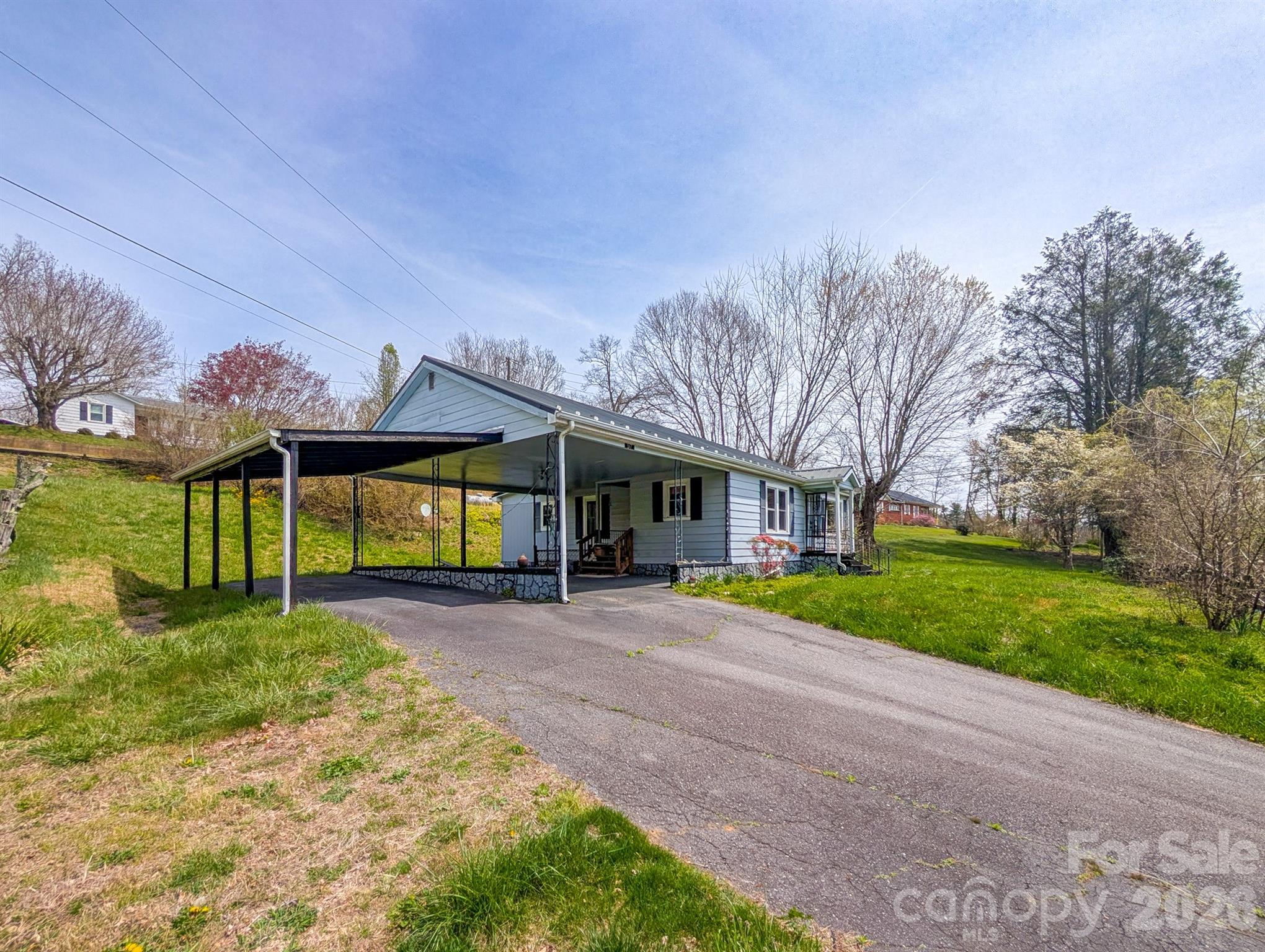97 Tom Sparks Road — Spruce Pine