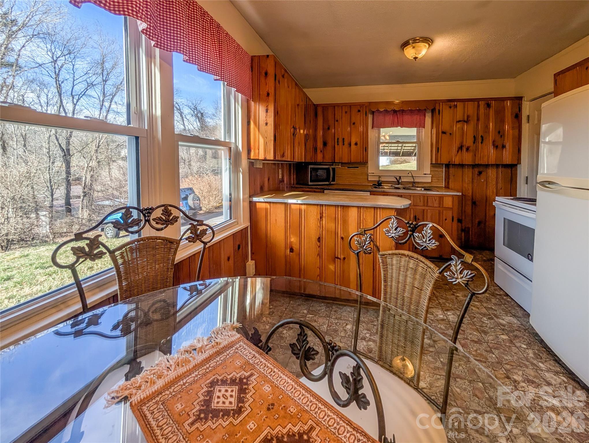 97 Tom Sparks Road — Spruce Pine
