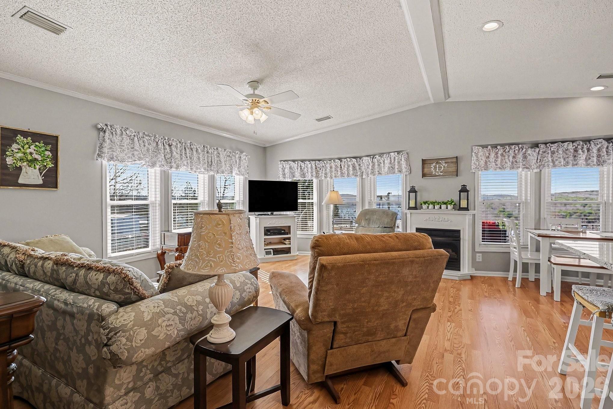 103 Oriole Road — New London