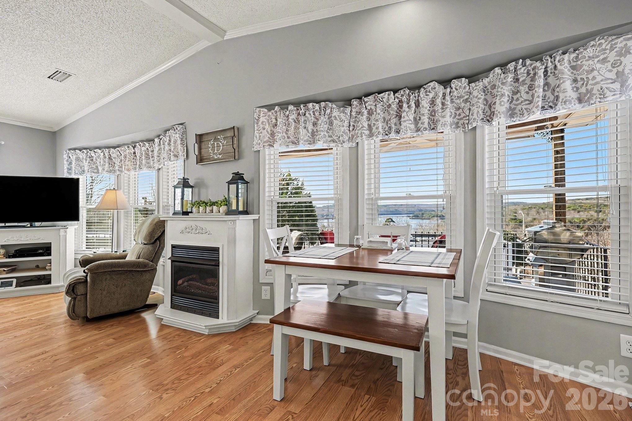 103 Oriole Road — New London