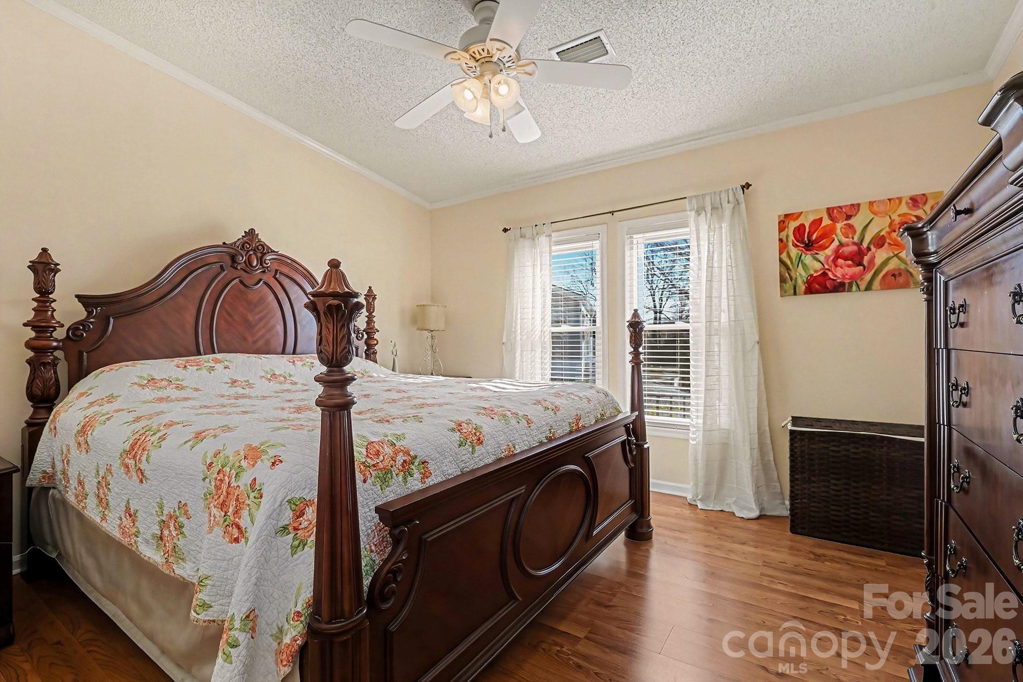 103 Oriole Road — New London