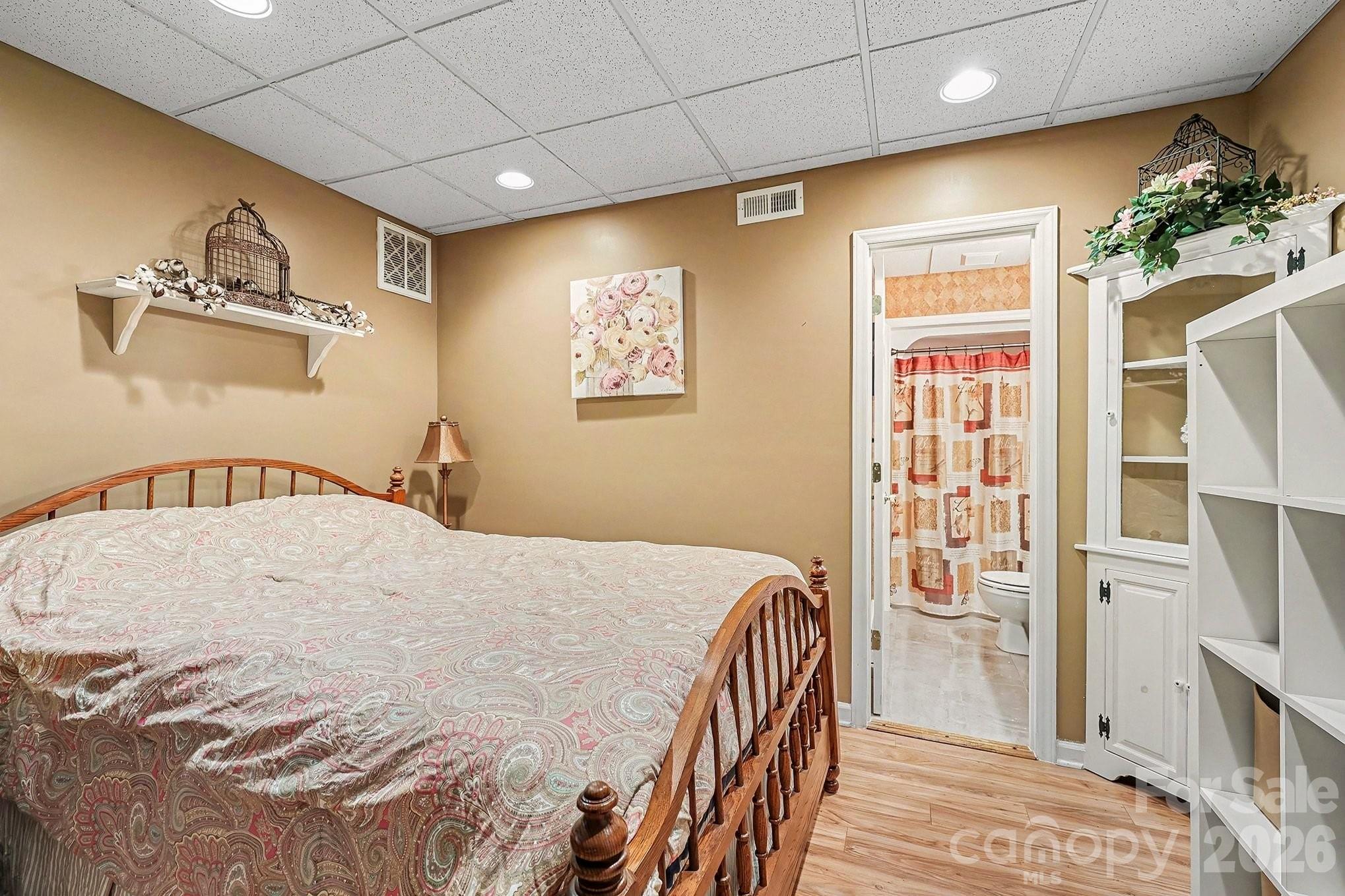 103 Oriole Road — New London