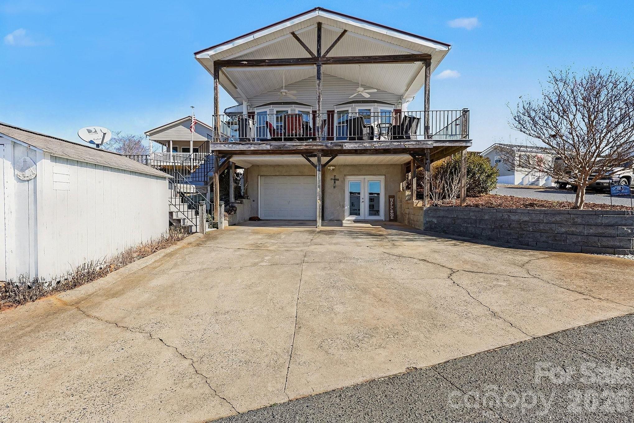 103 Oriole Road — New London