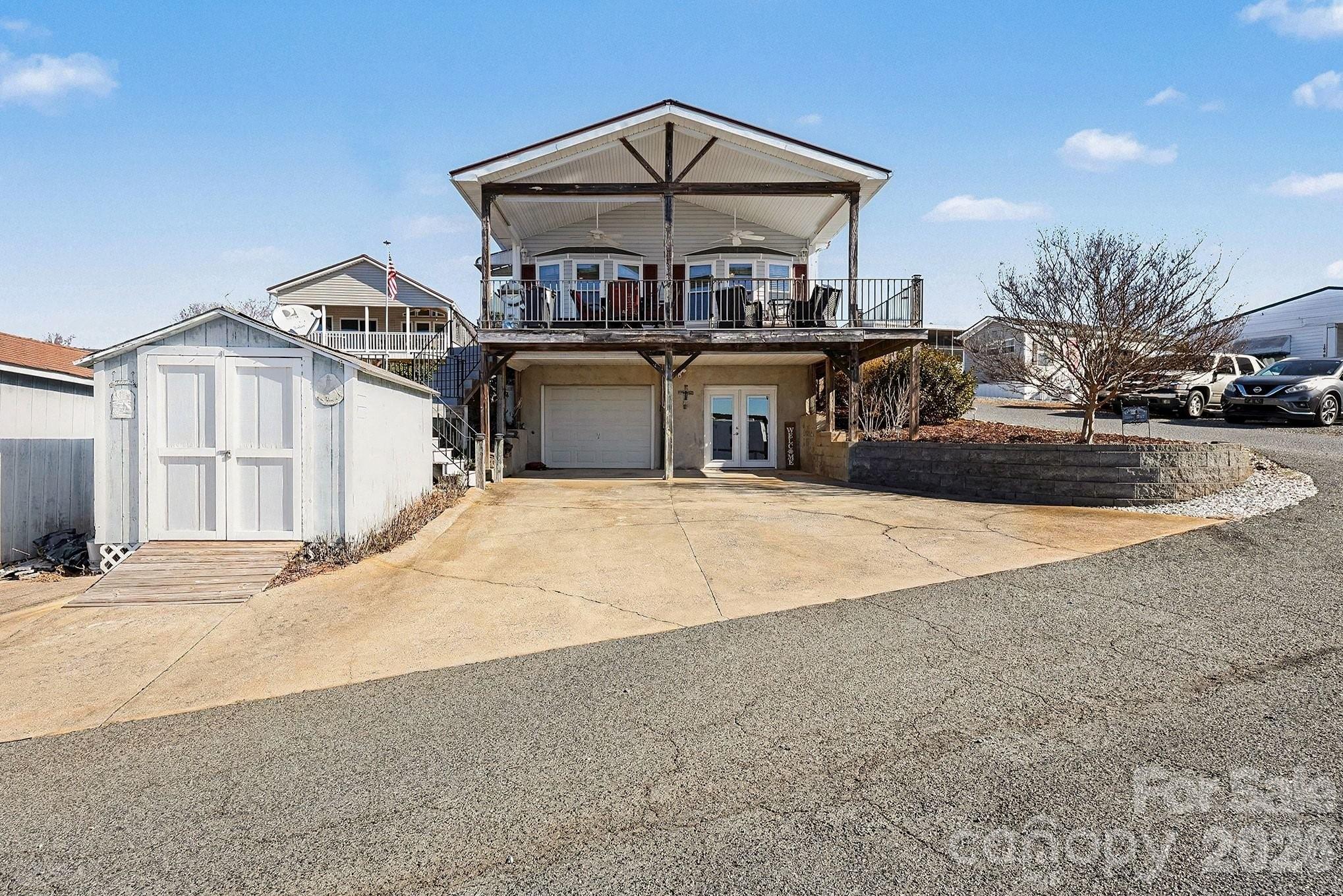 103 Oriole Road — New London