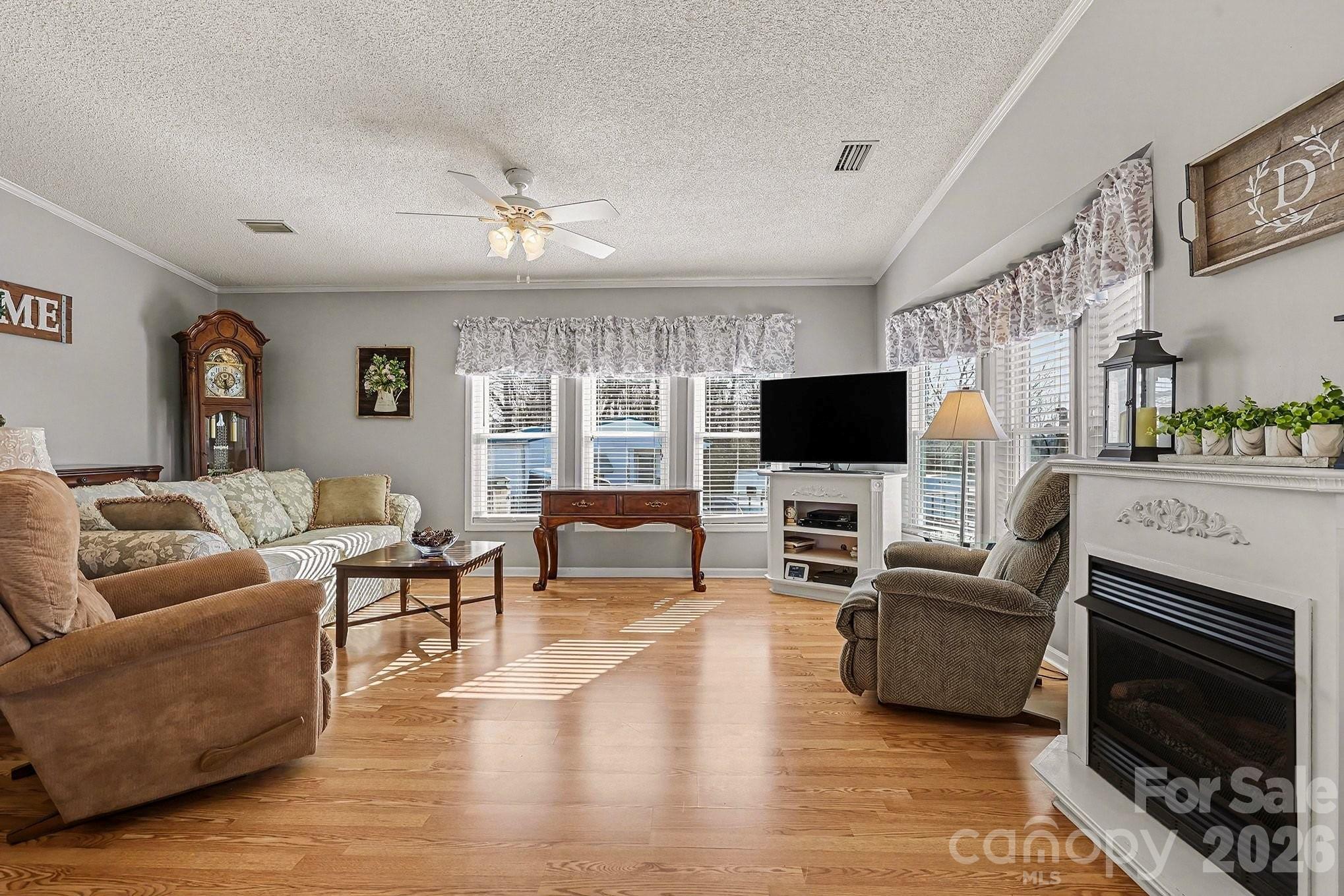 103 Oriole Road — New London
