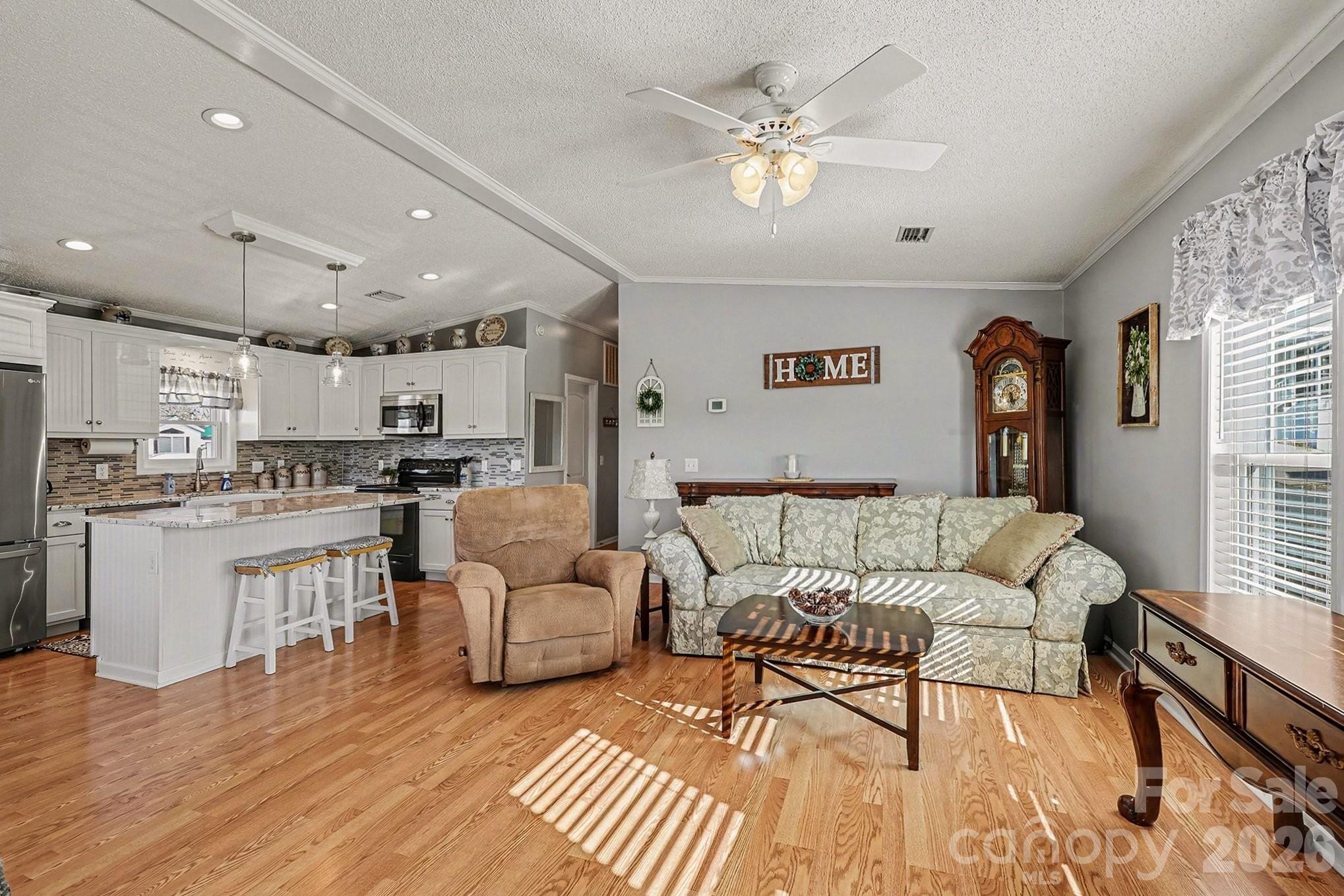 103 Oriole Road — New London