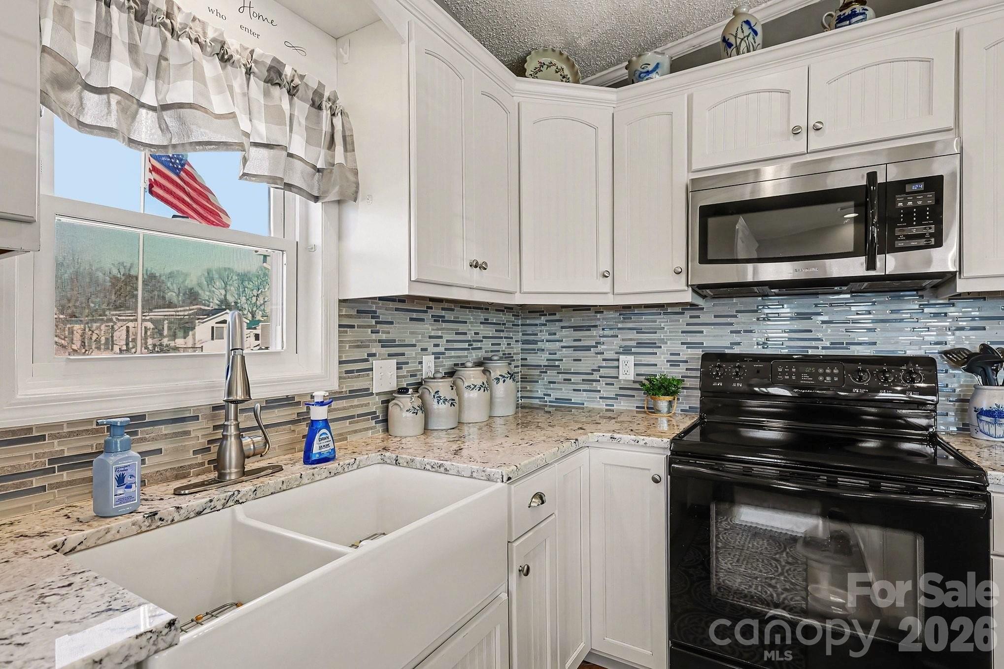 103 Oriole Road — New London
