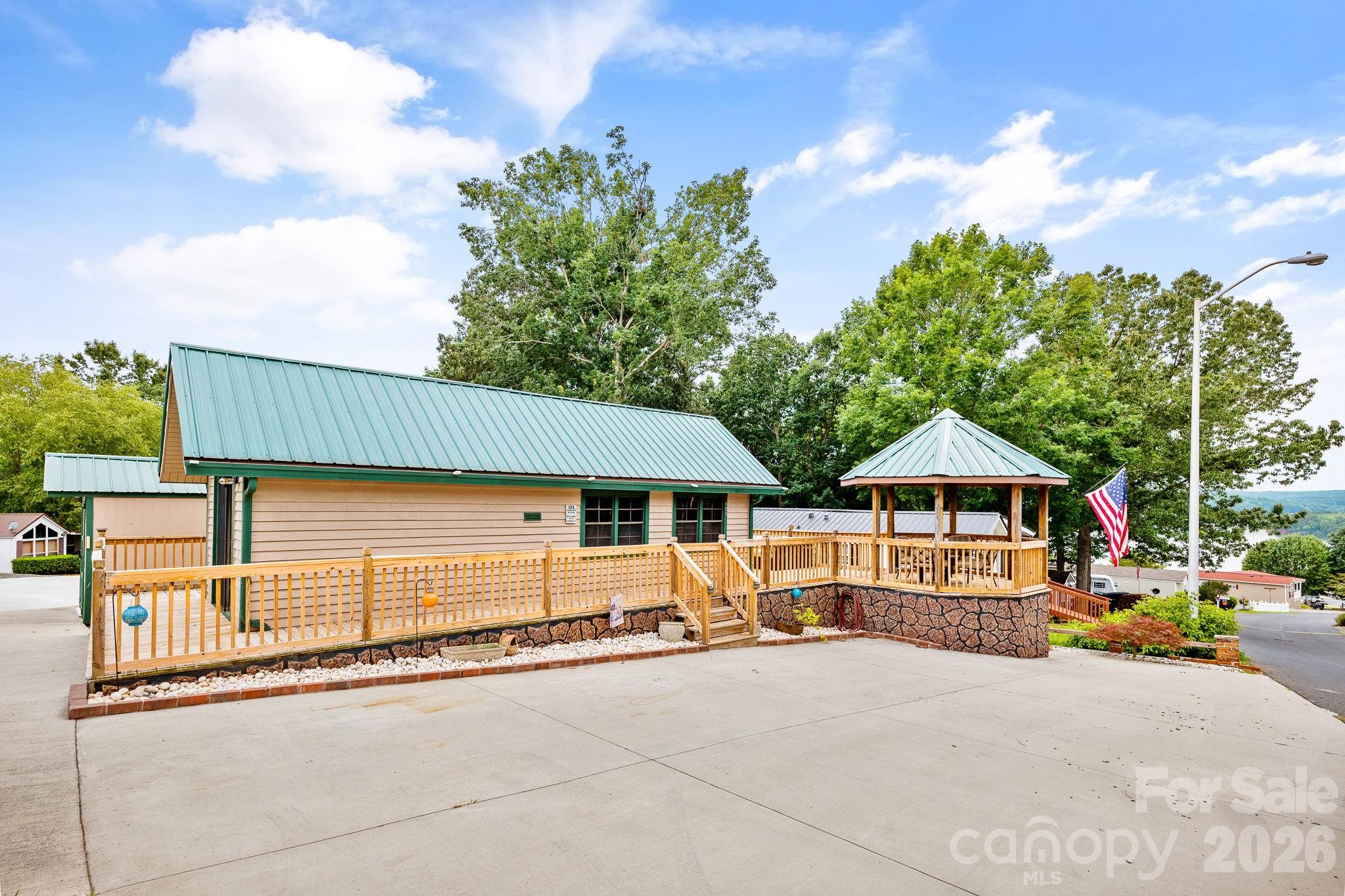 123 Grand View Drive #B180/181 — New London