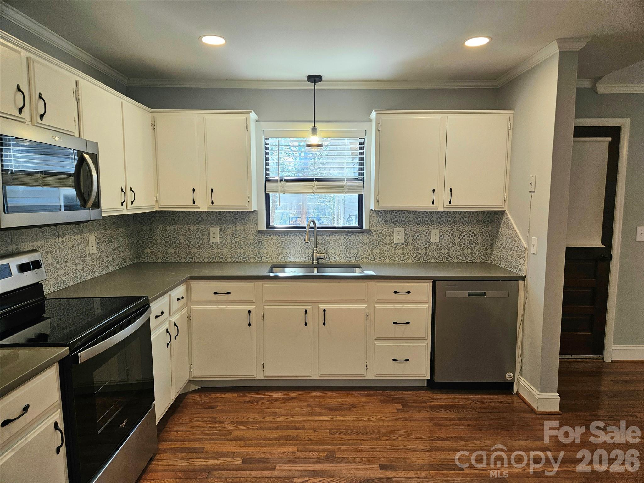 506 Settlement Drive — Midland