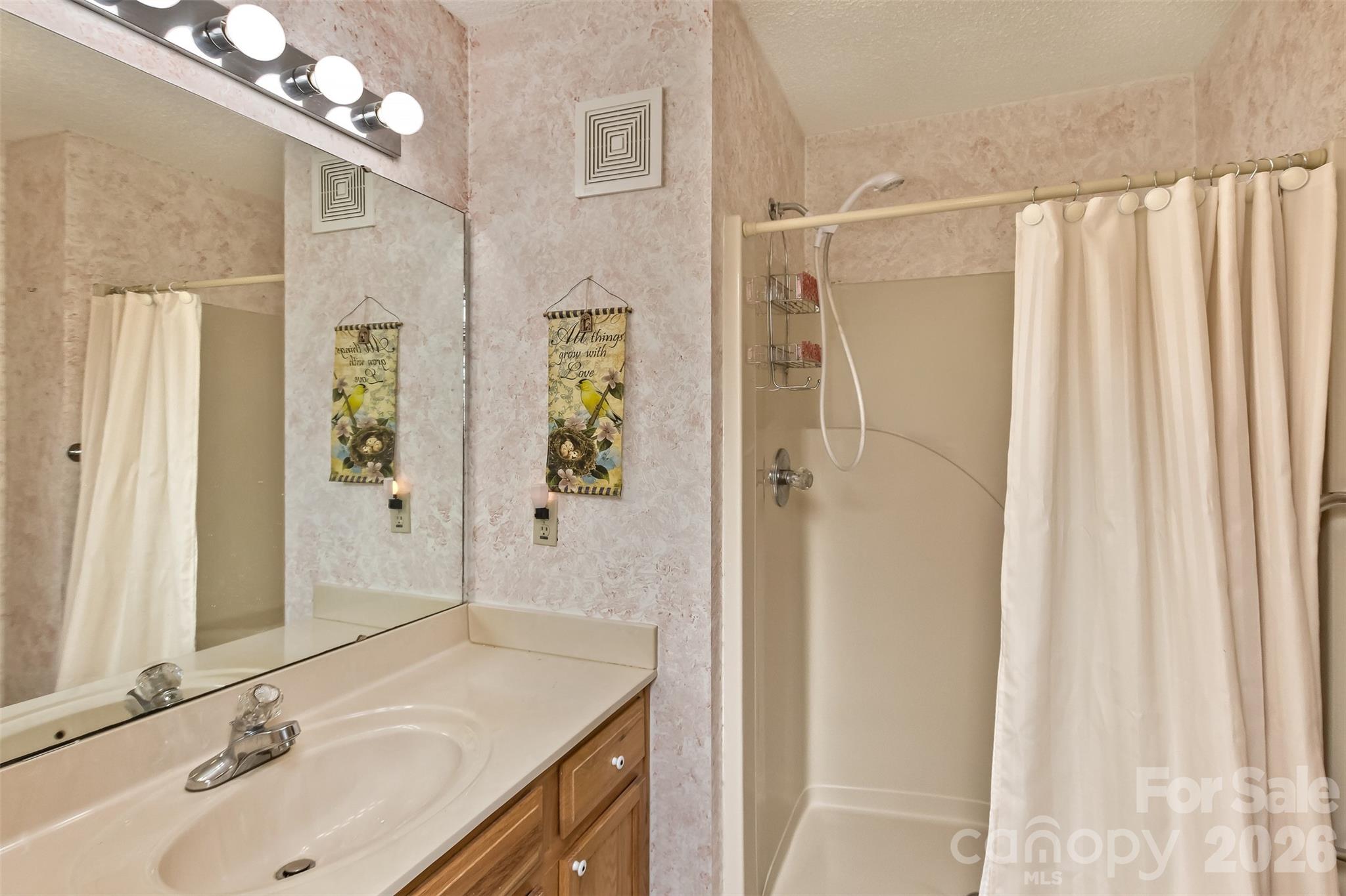 3305 Idle Hour Drive — Asheville