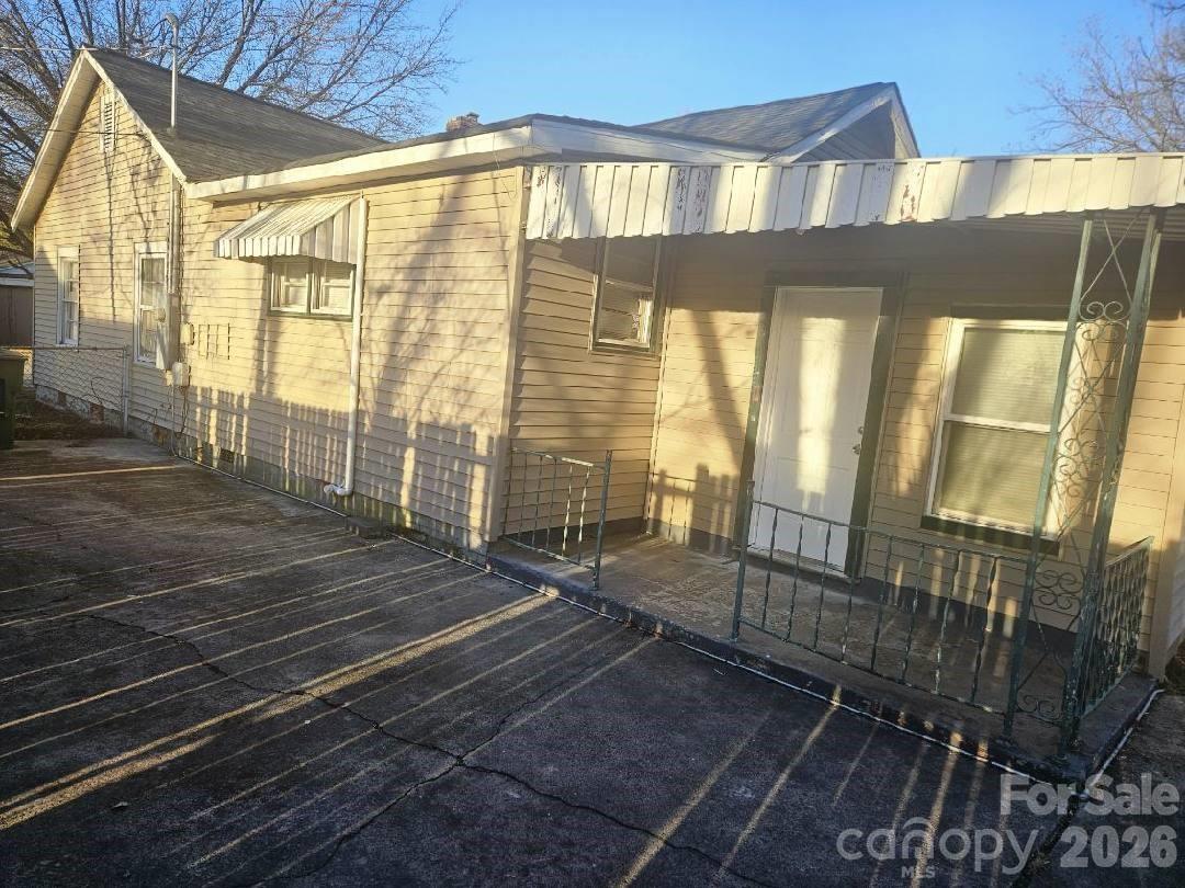 1025 Gaston Avenue — Gastonia