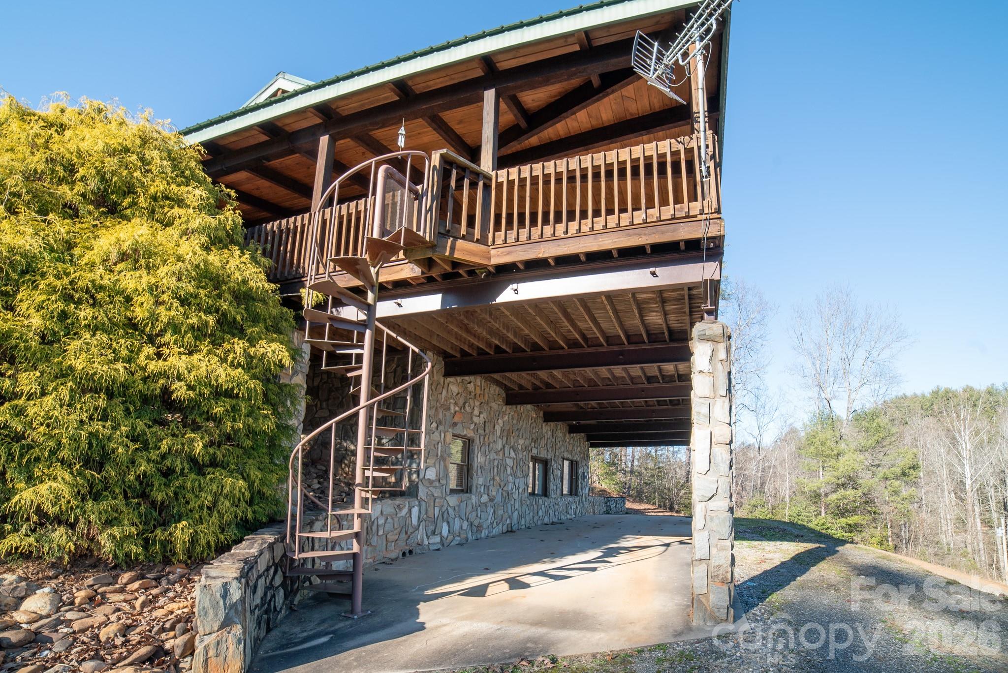 4021 & 4022 Johns River Road — Morganton