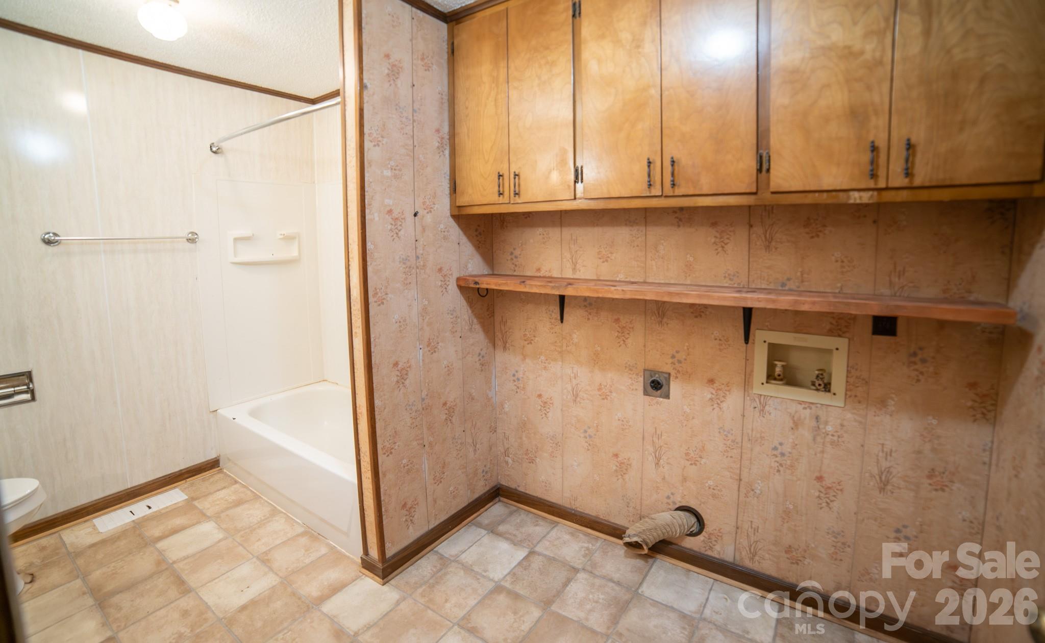 7340 Downs Avenue — Connelly Springs