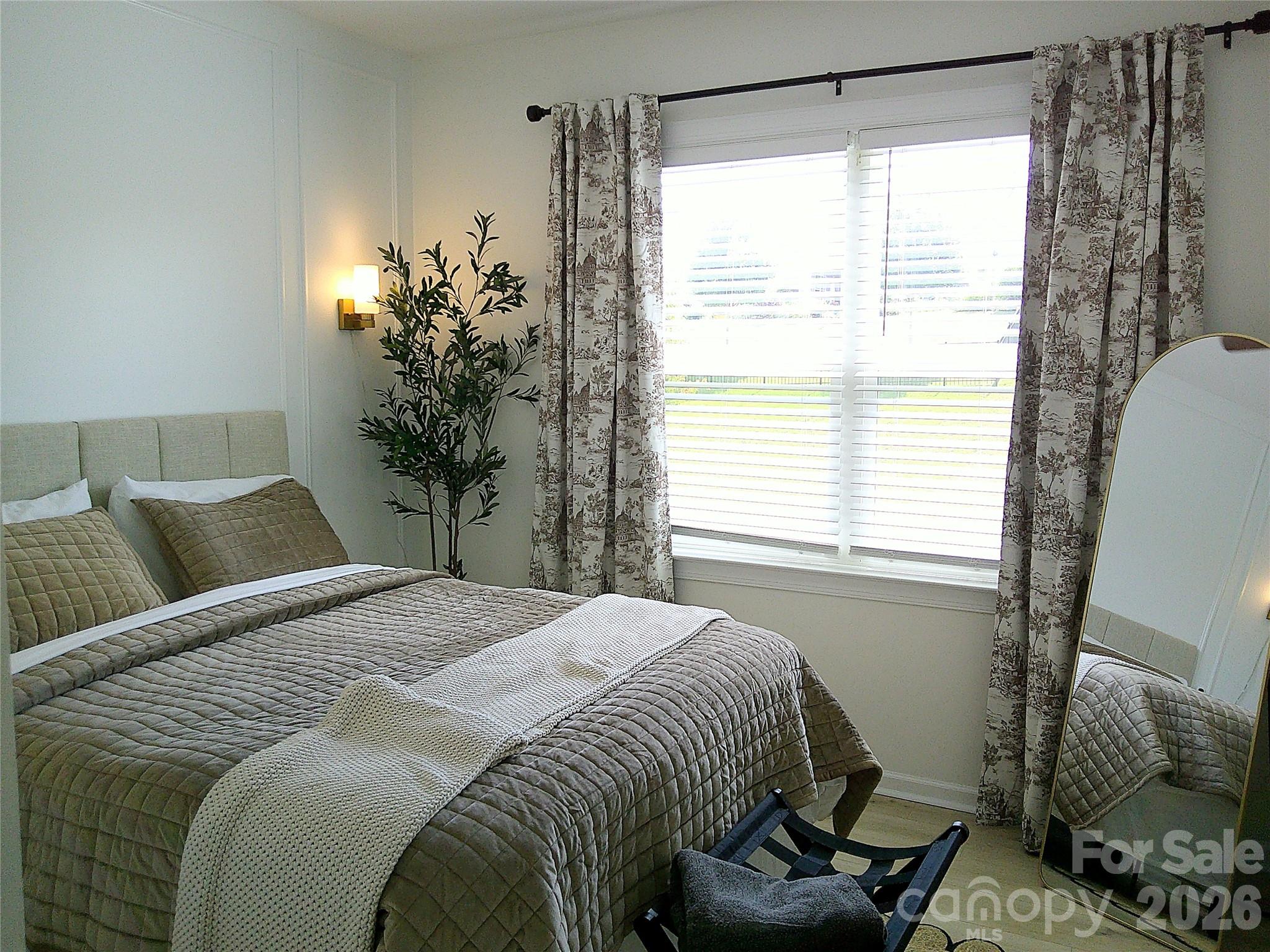 1141 Overlake Drive — Belmont