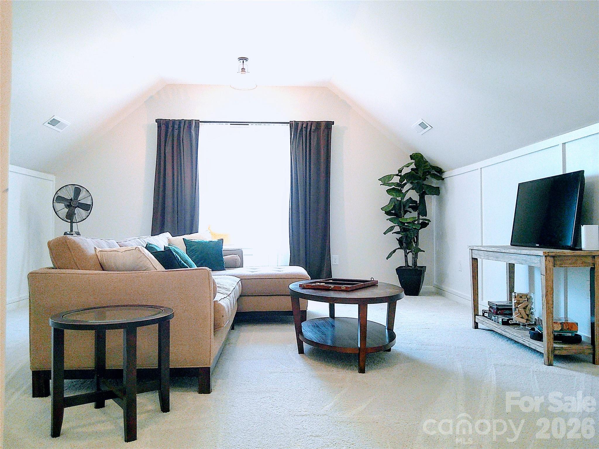 1141 Overlake Drive — Belmont