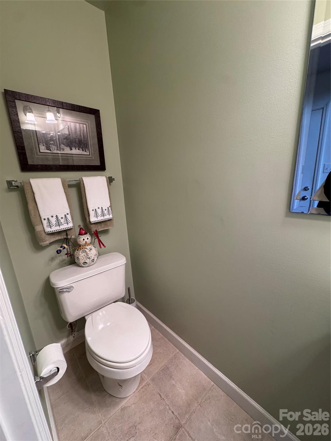 128 Hillcrest Road — Newland