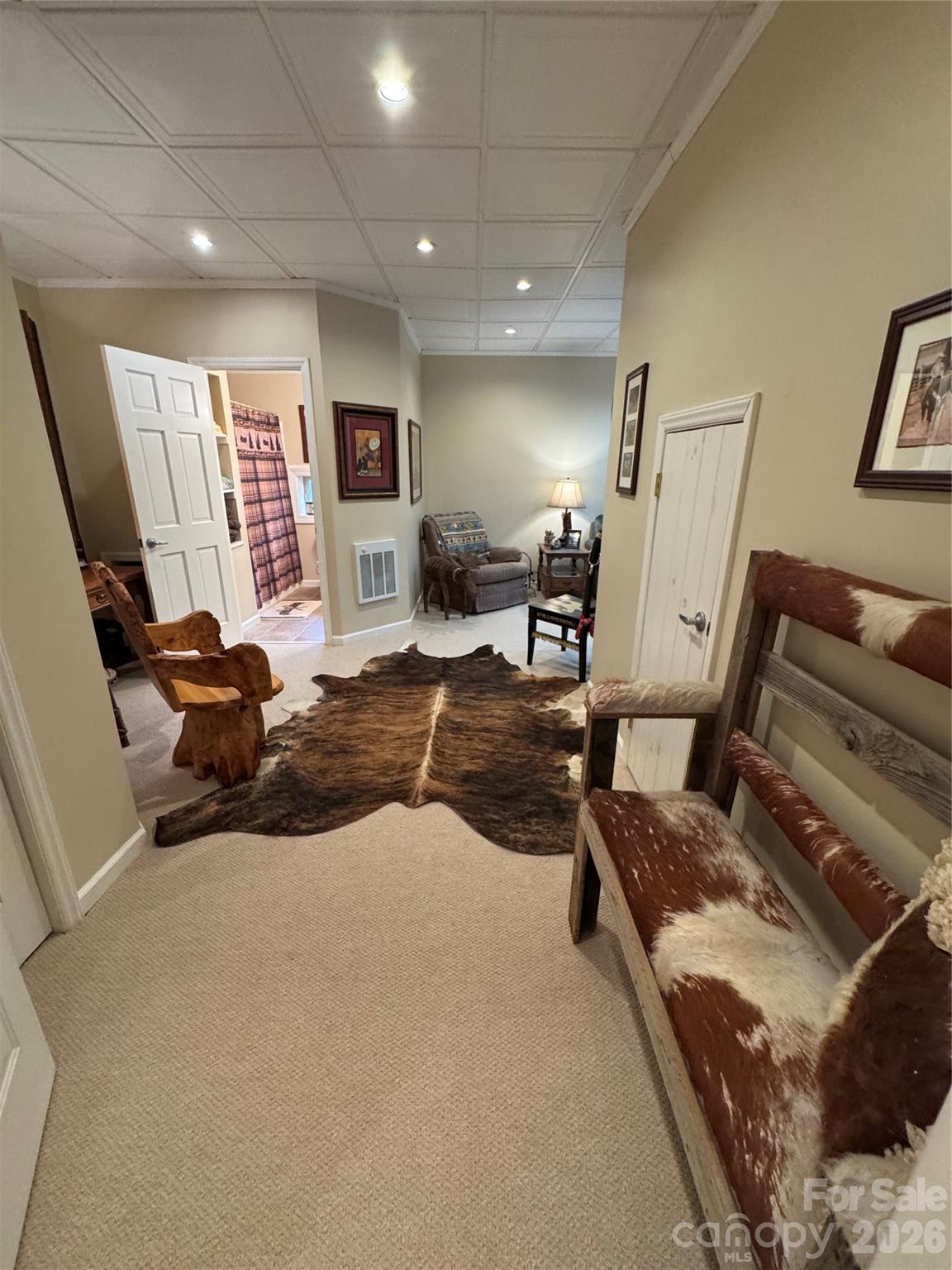 128 Hillcrest Road — Newland
