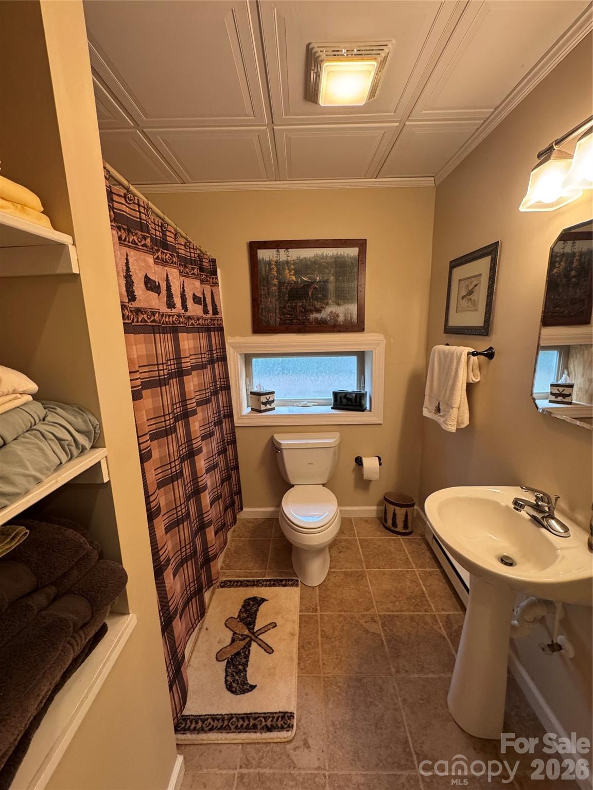 128 Hillcrest Road — Newland