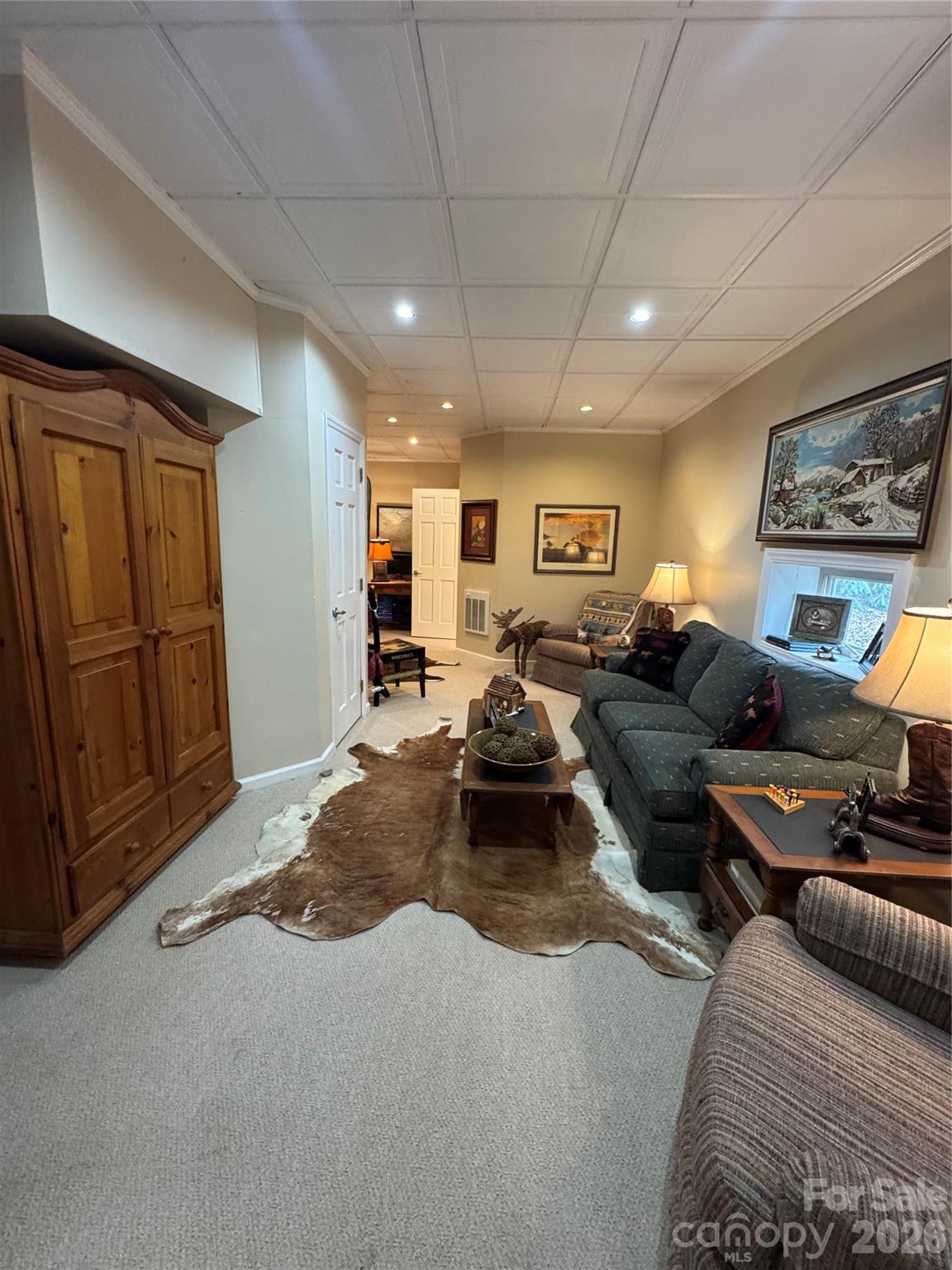 128 Hillcrest Road — Newland
