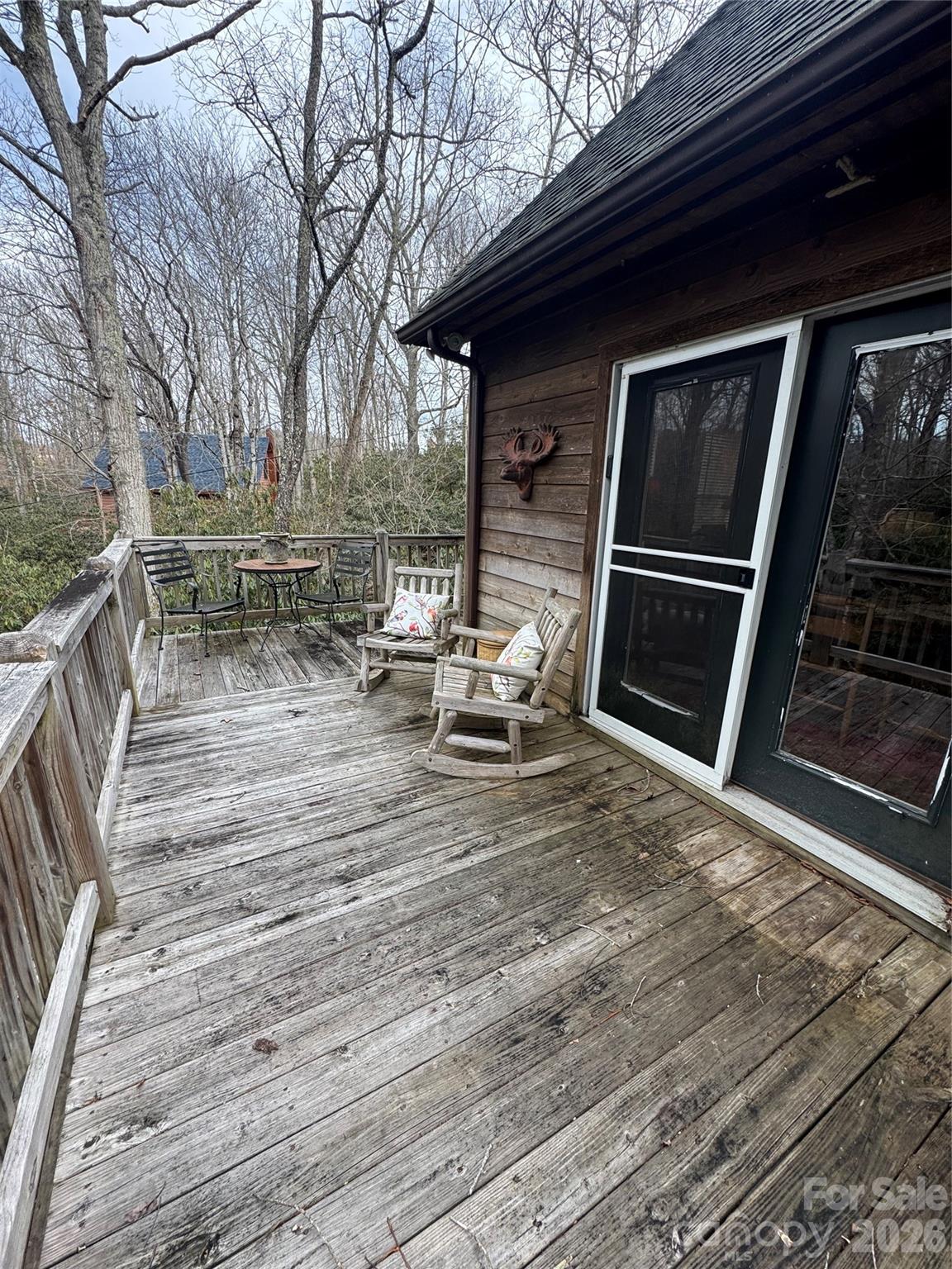 128 Hillcrest Road — Newland
