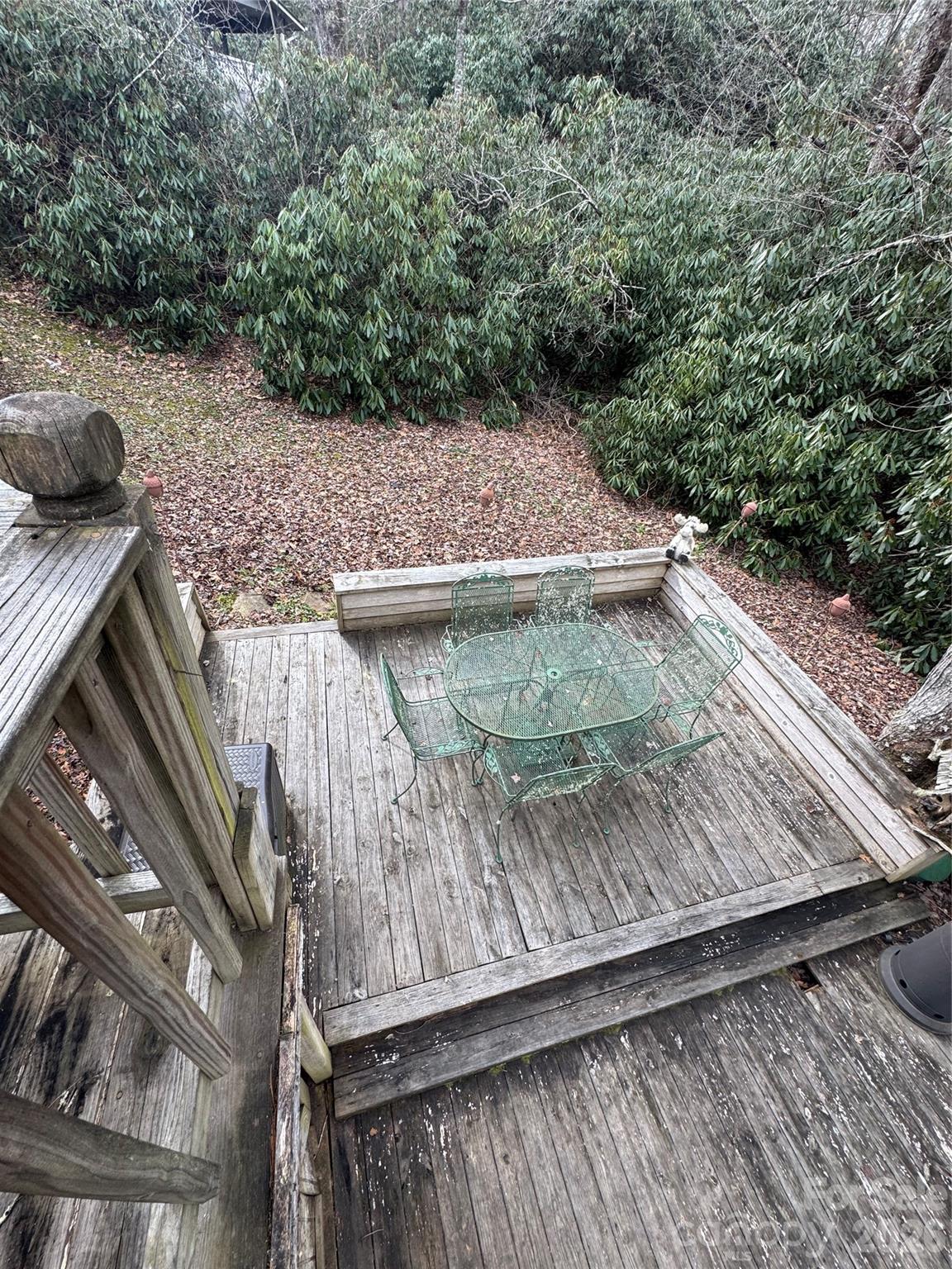 128 Hillcrest Road — Newland