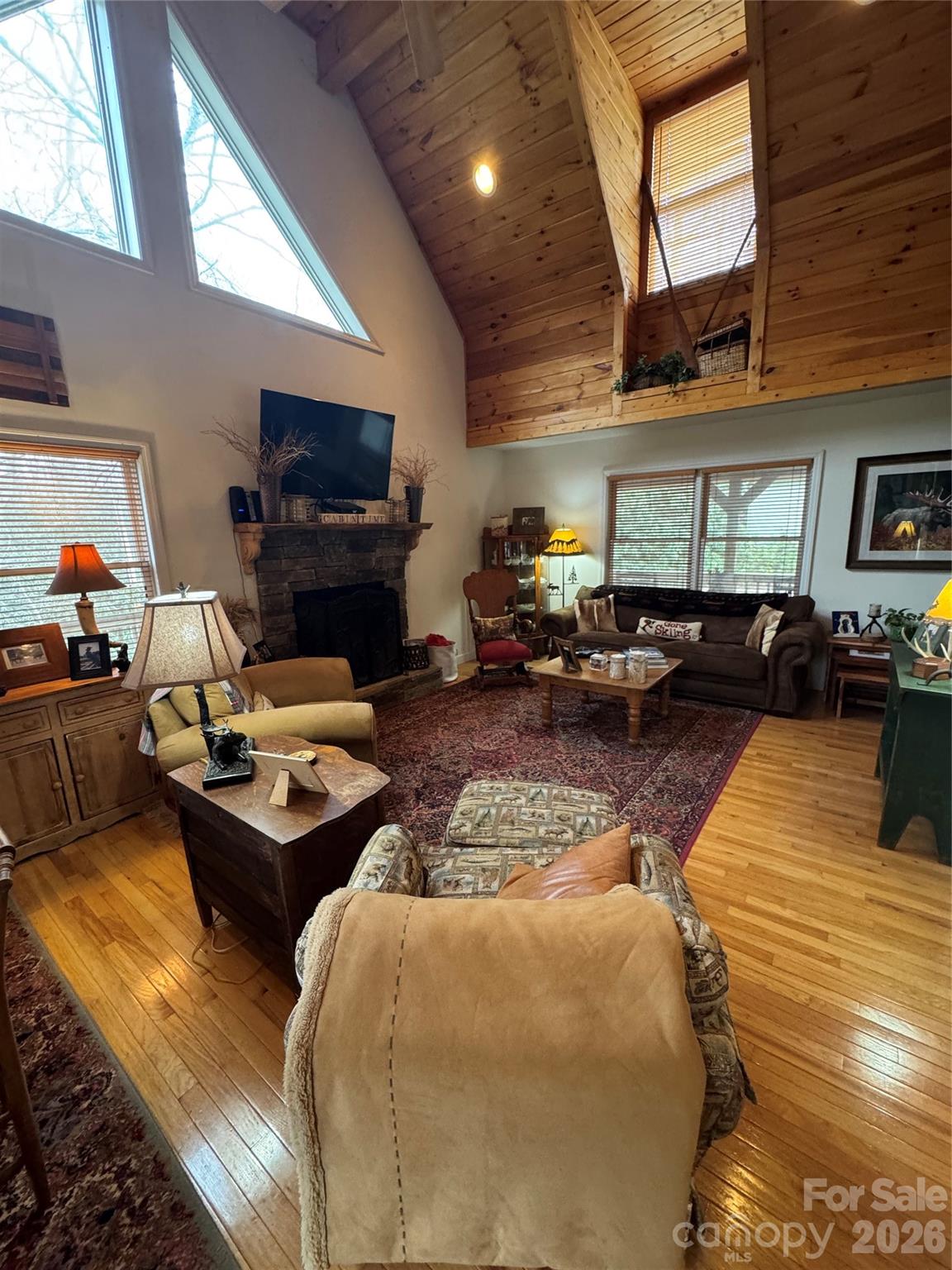 128 Hillcrest Road — Newland