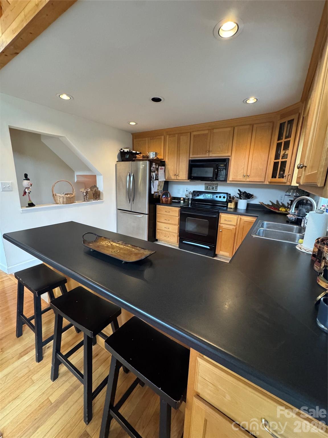 128 Hillcrest Road — Newland
