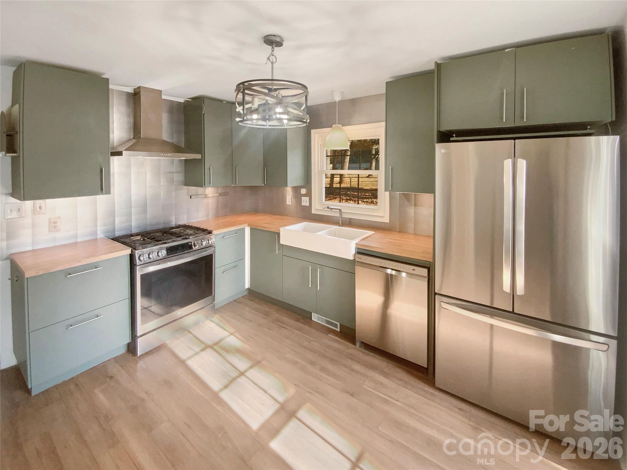4661 Easthaven Drive — Charlotte