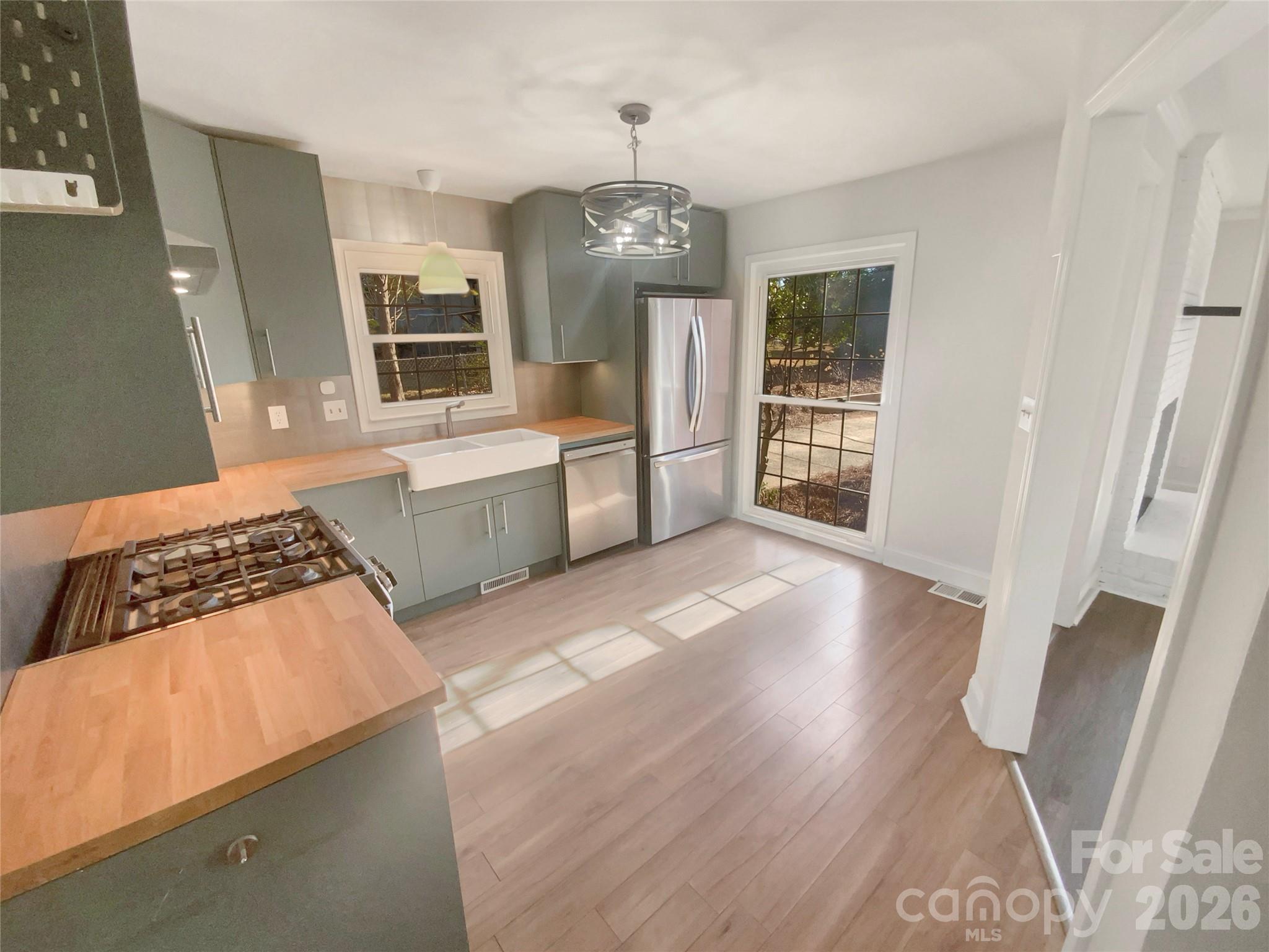 4661 Easthaven Drive — Charlotte