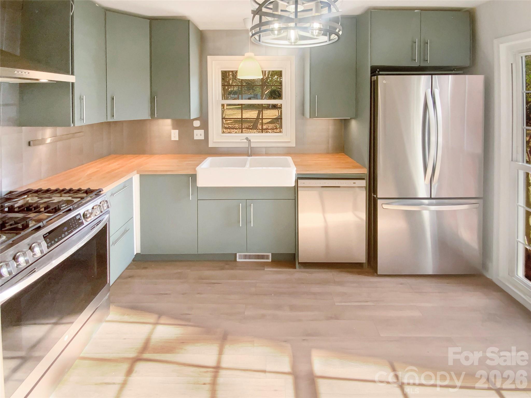 4661 Easthaven Drive — Charlotte