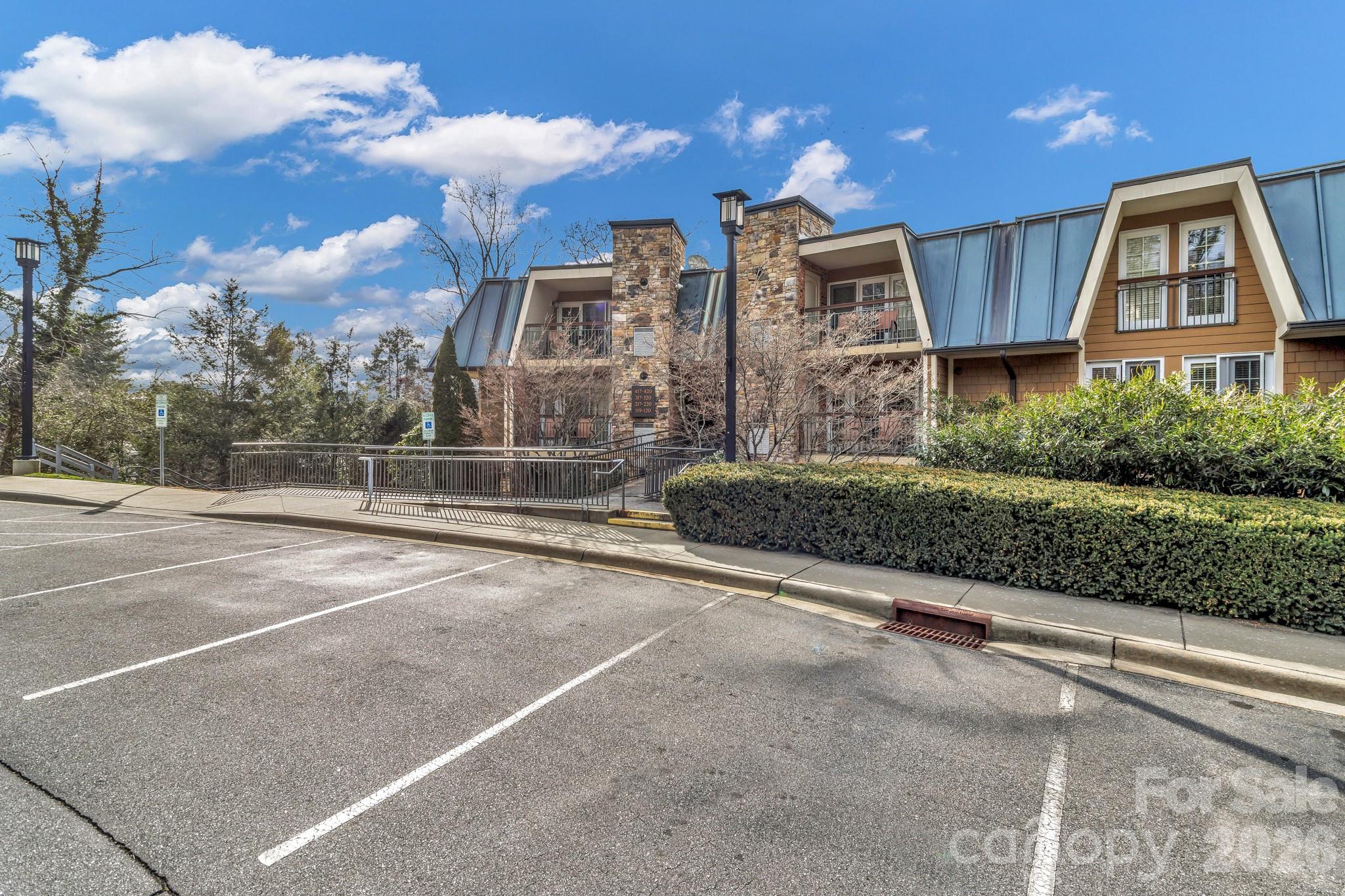 119 Bowling Park Road — Asheville