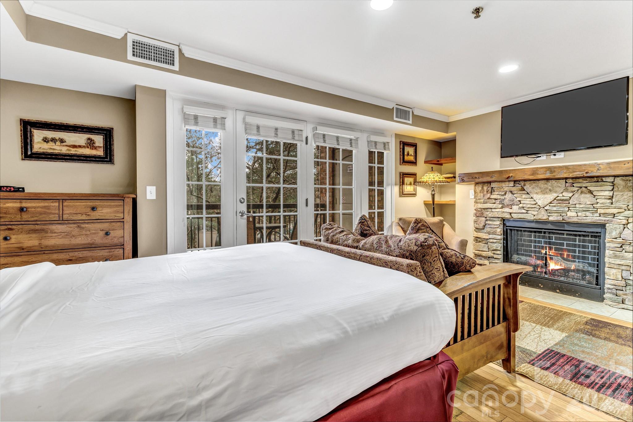 119 Bowling Park Road — Asheville