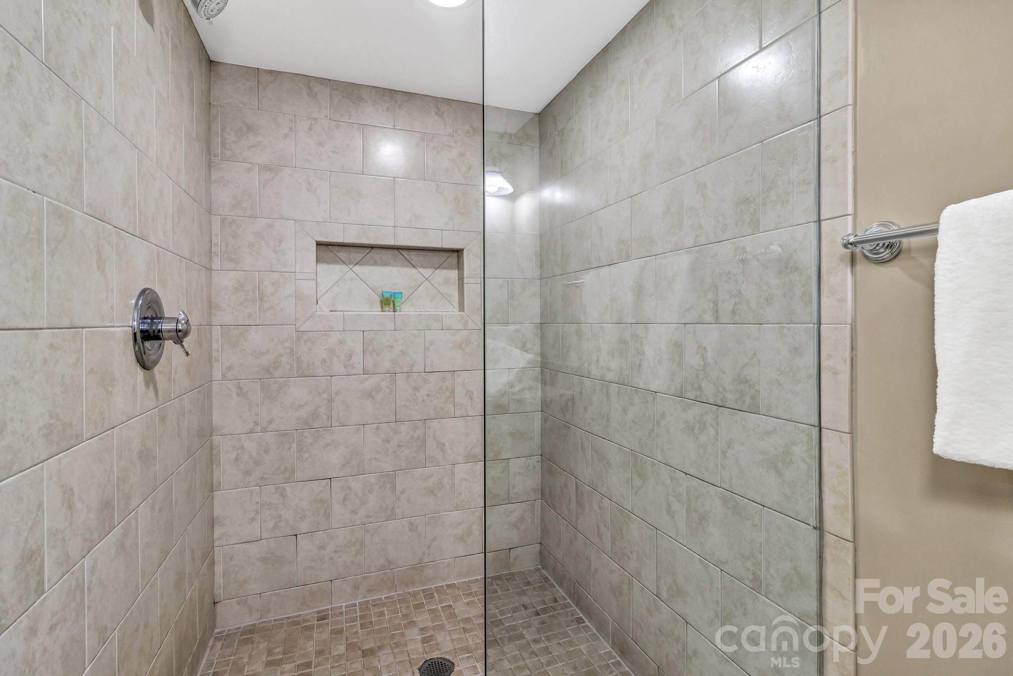 119 Bowling Park Road — Asheville