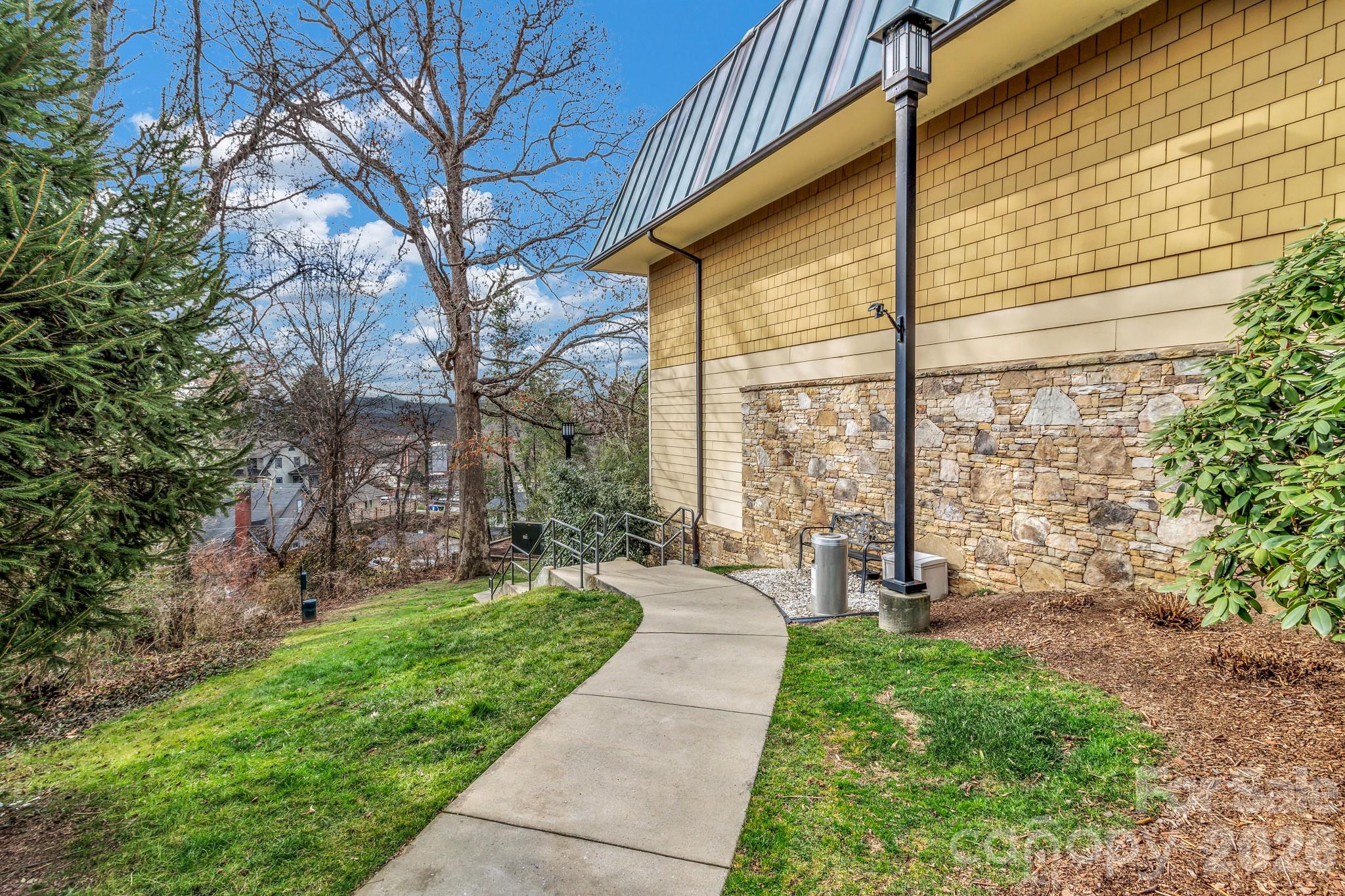 119 Bowling Park Road — Asheville