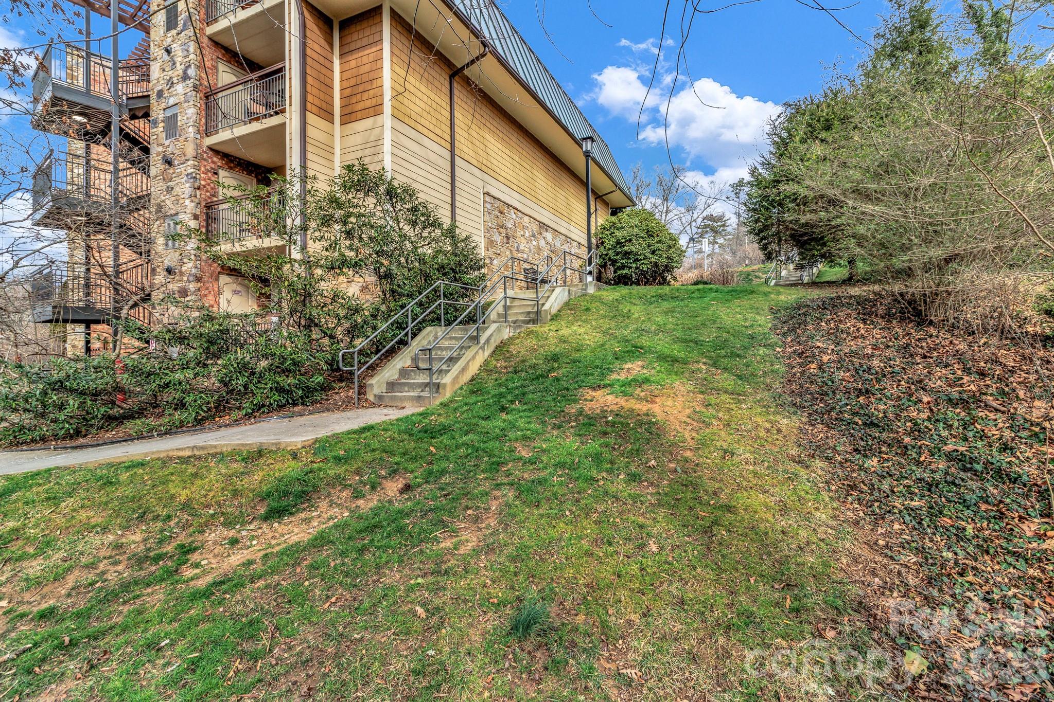 119 Bowling Park Road — Asheville