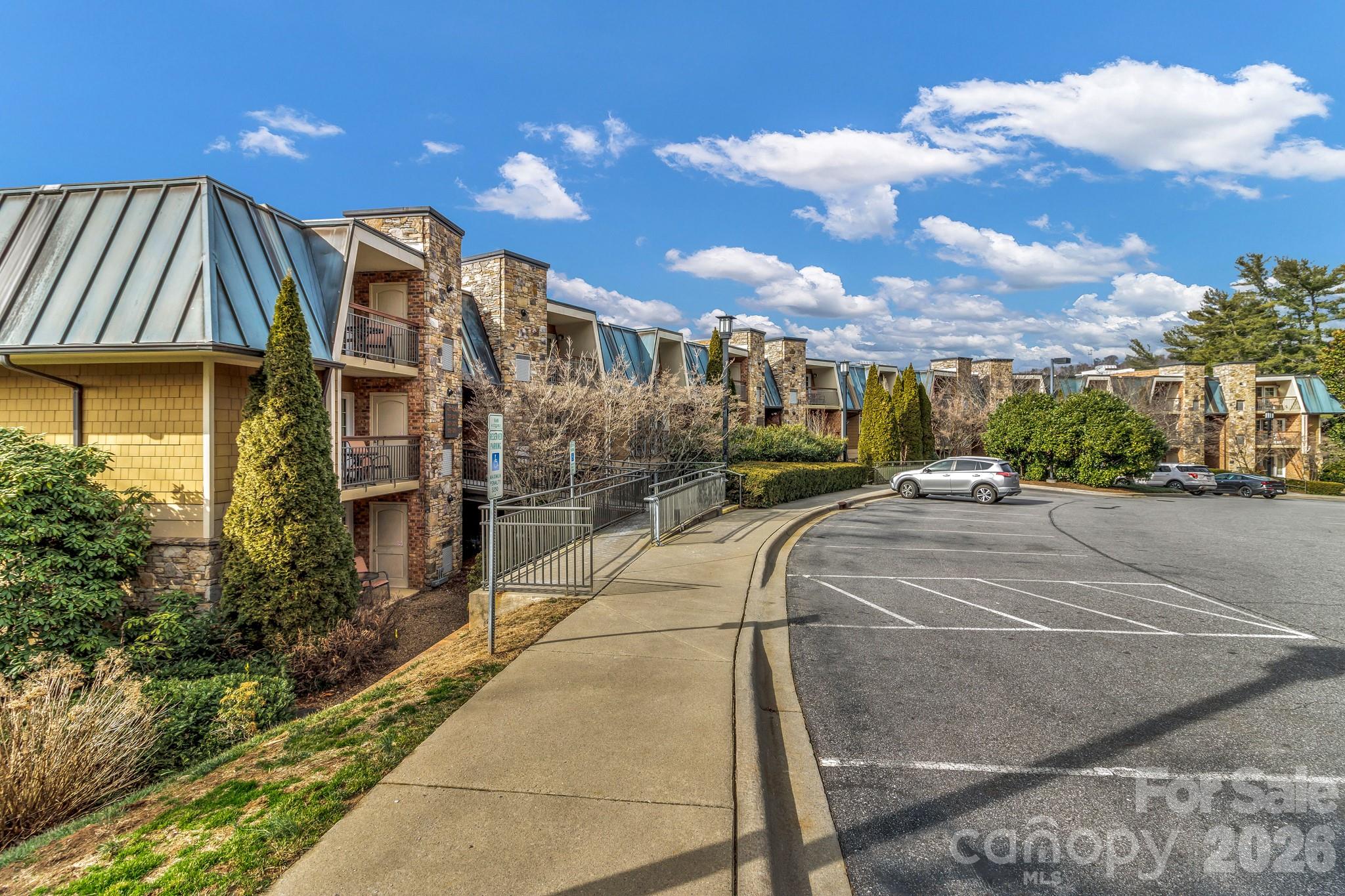 119 Bowling Park Road — Asheville